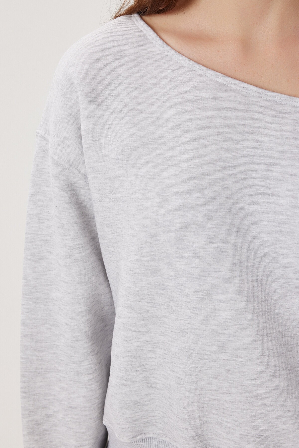 Açık Omuzlu Şardonlu Örme Sweatshirt GRİ MELANJ LAN0076