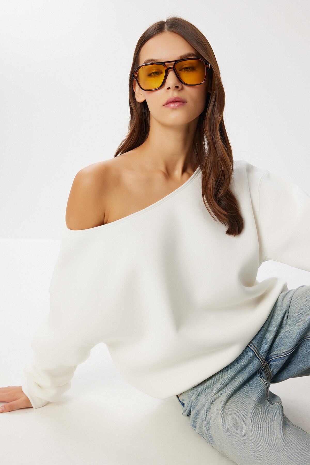 Açık Omuzlu Şardonlu Örme Sweatshirt KEMİK LAN0076