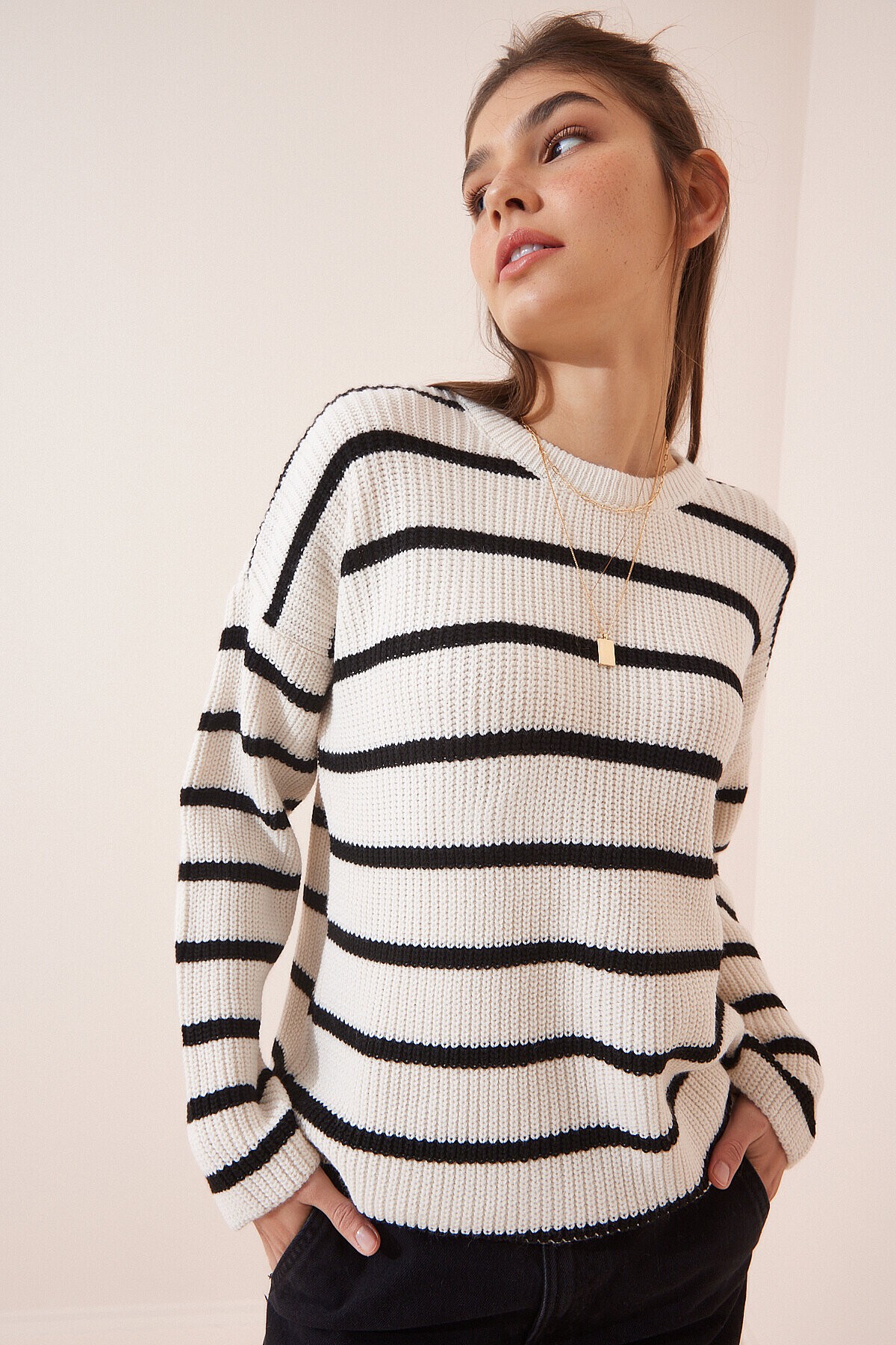 Çizgili Oversize Triko Kazak KEMİK SİYAH LBV0025