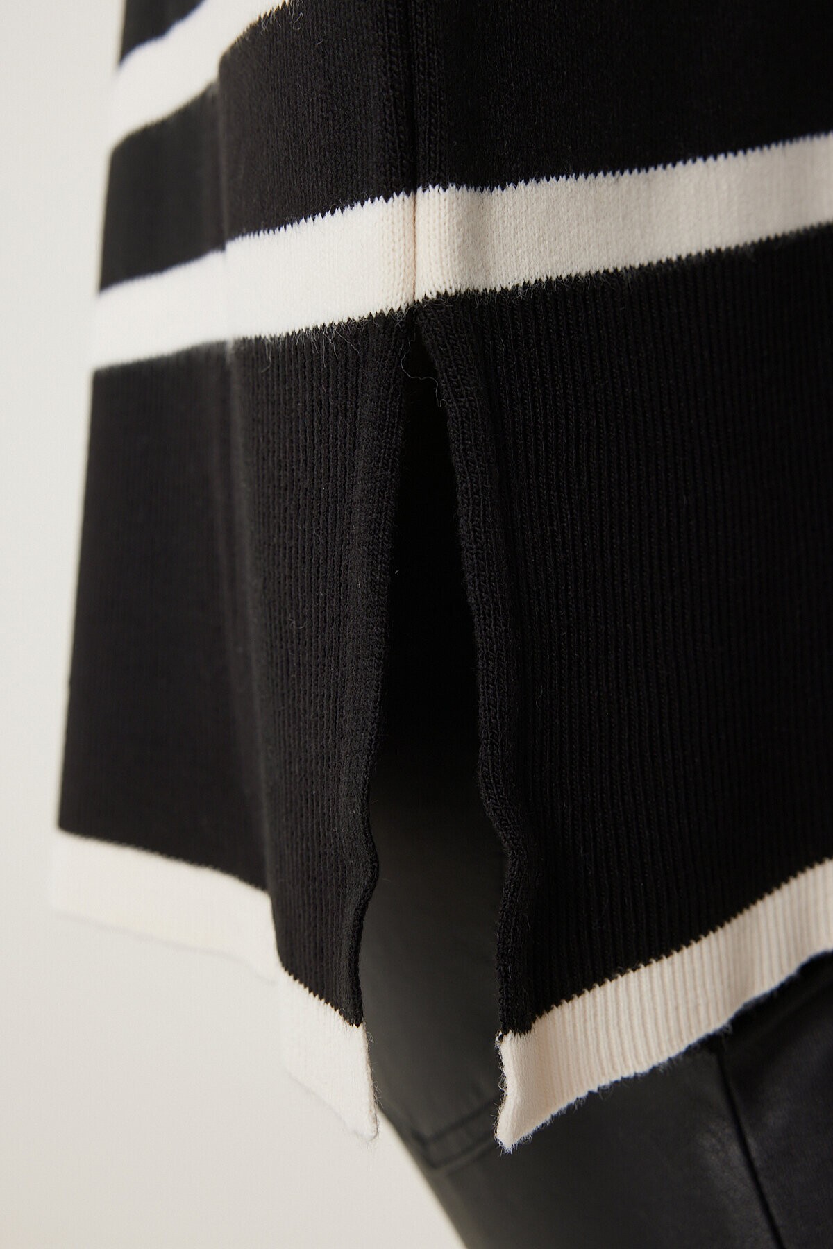 Çizgili Oversize Triko Kazak SİYAH EKRU LBV0053