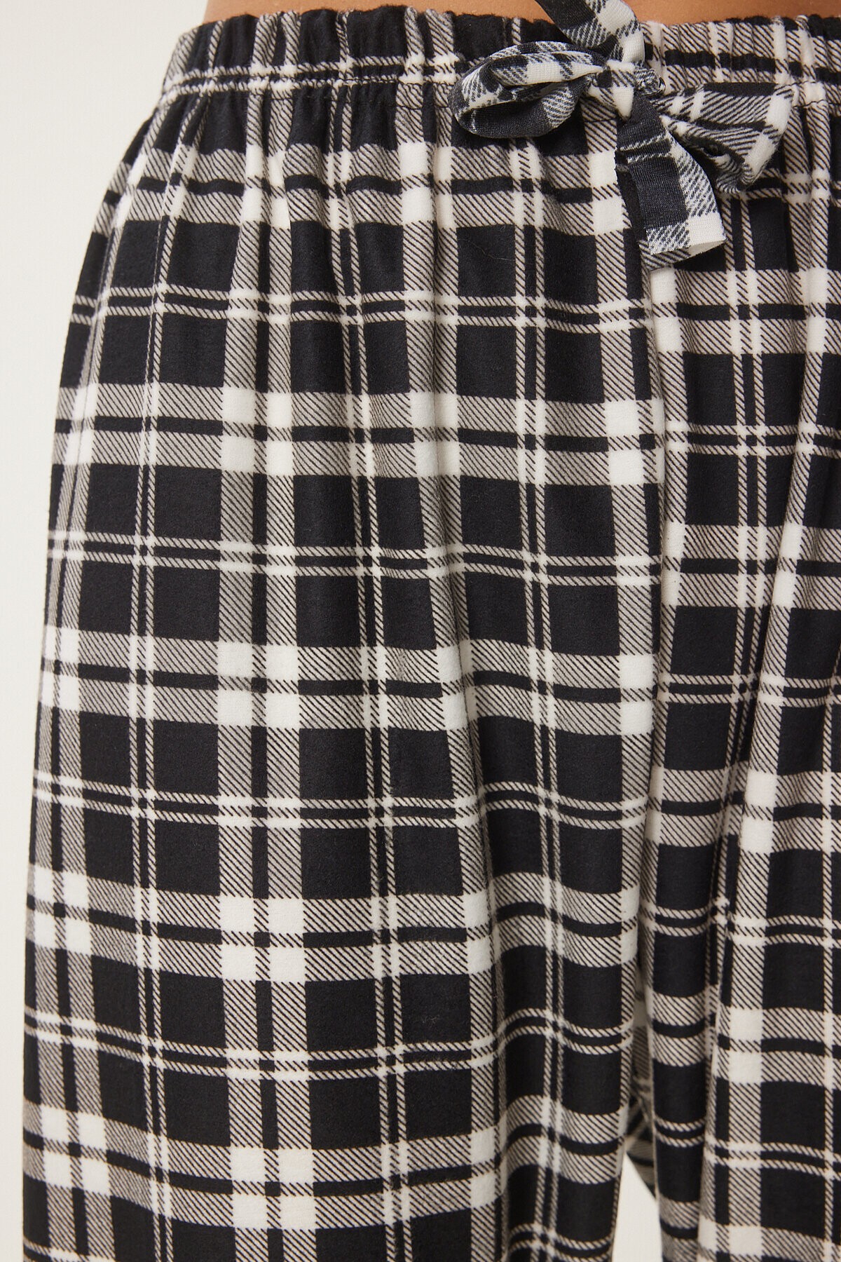 Desenli Yumuşak Dokulu Örme Pijama Altı SİYAH BEYAZ LCE0002