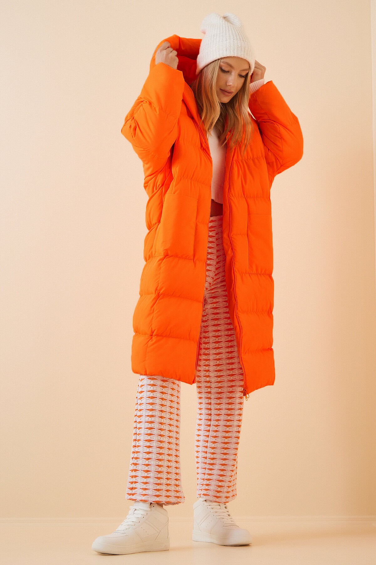 Kapüşonlu Oversize Şişme Kaban ORANJ LAV0002