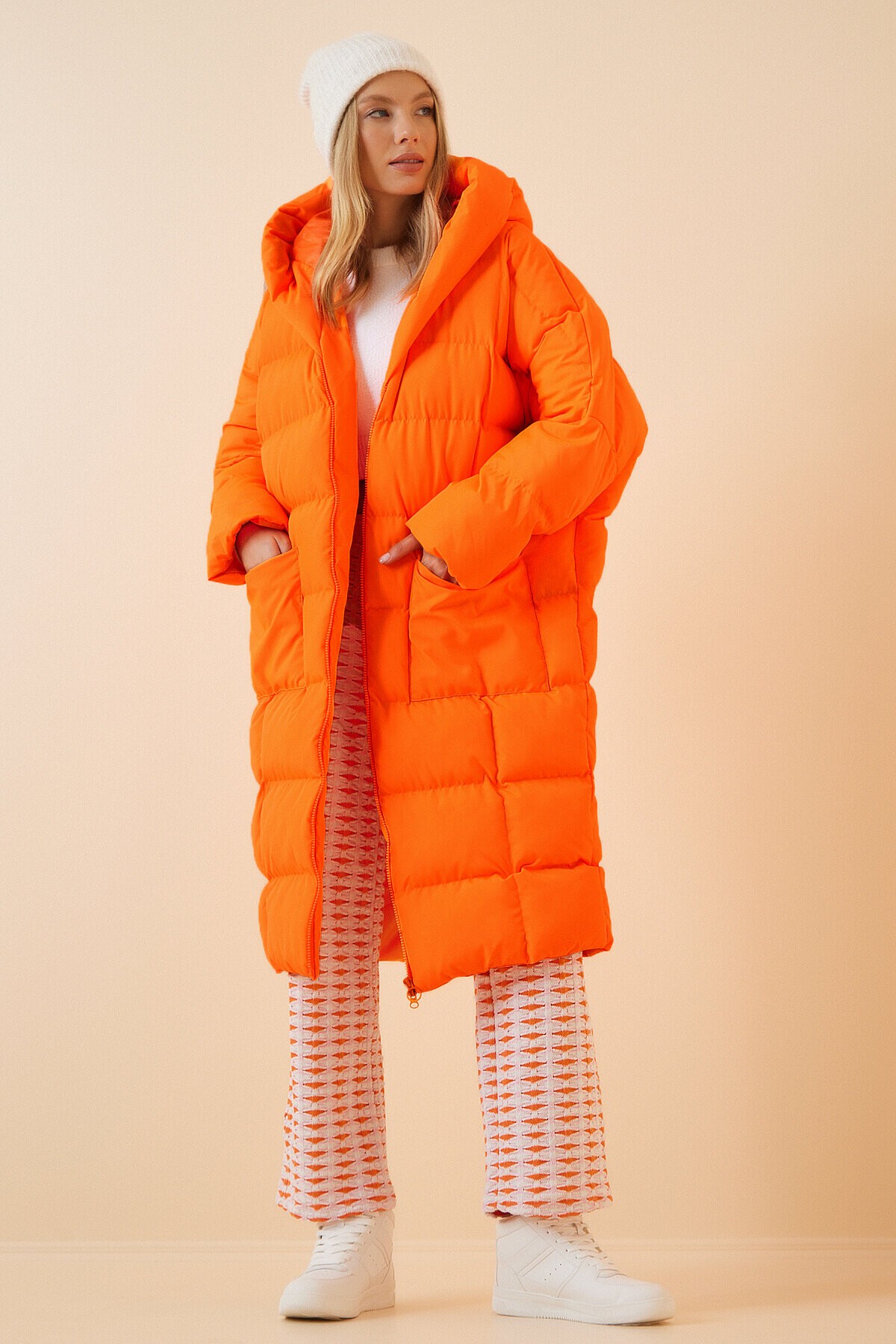 Kapüşonlu Oversize Şişme Kaban ORANJ LAV0002