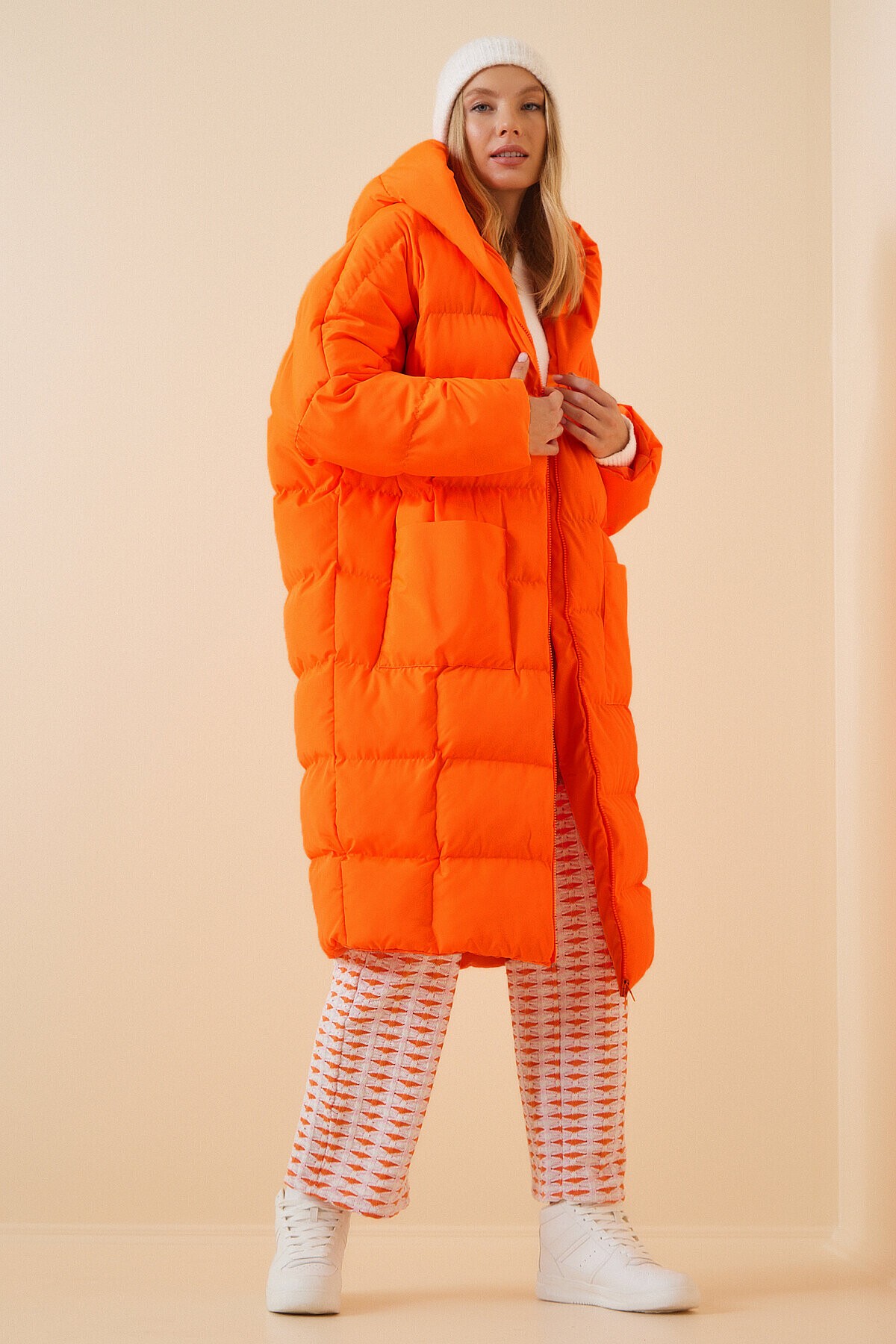 Kapüşonlu Oversize Şişme Kaban ORANJ LAV0002