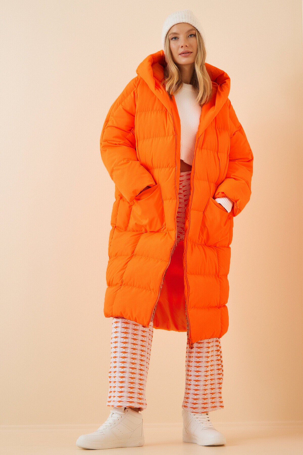 Kapüşonlu Oversize Şişme Kaban ORANJ LAV0002