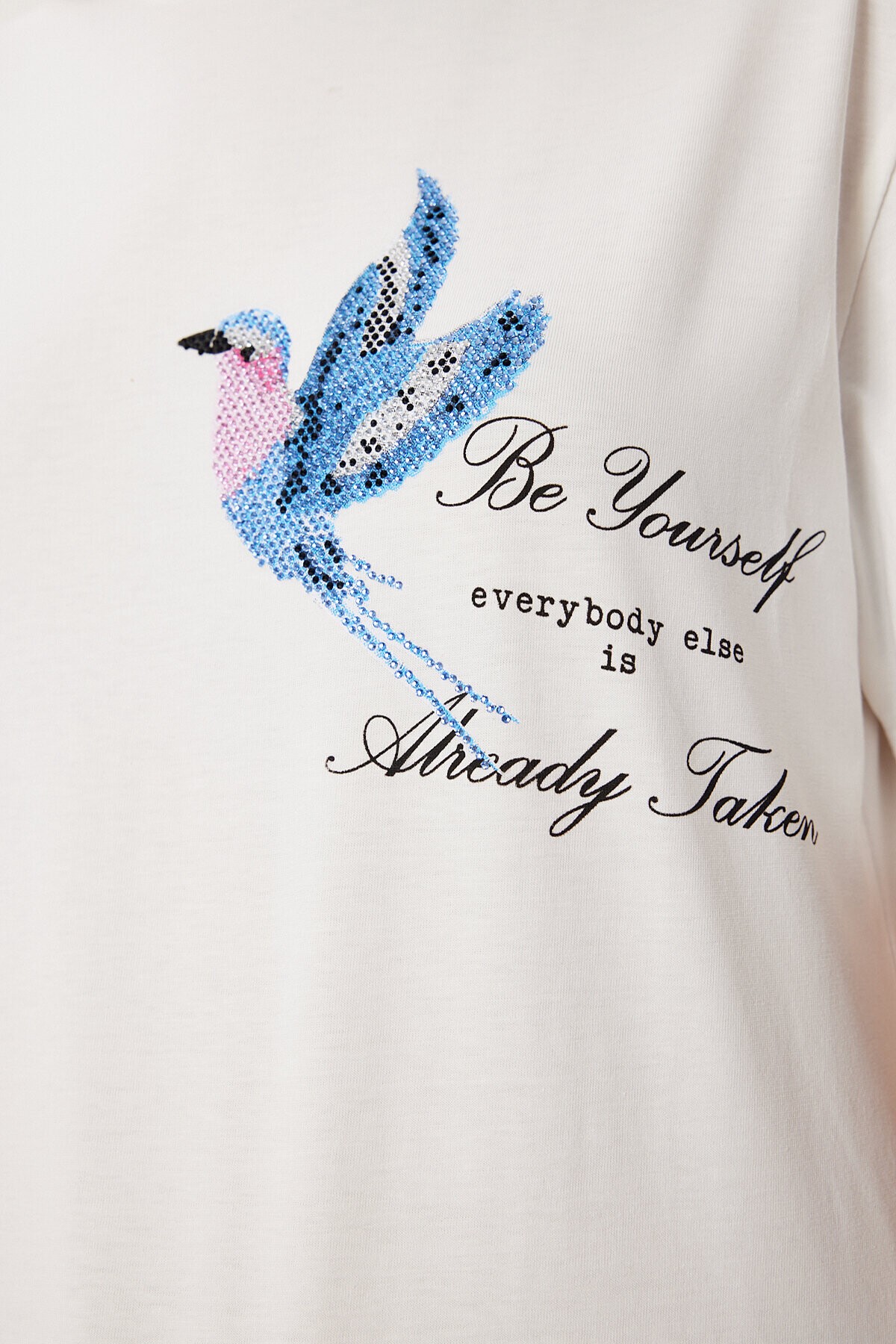 Boncuk Detaylı Baskılı Örme T-shirt EKRU LCR0072