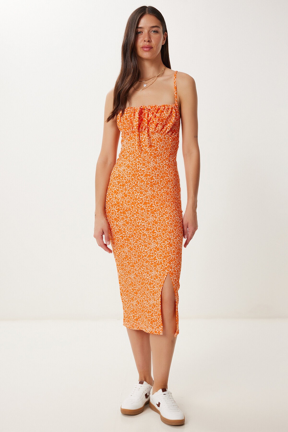 Çiçekli Desenli Yırtmaçlı Yazlık Örme Elbise BEYAZ ORANJ LCI0003