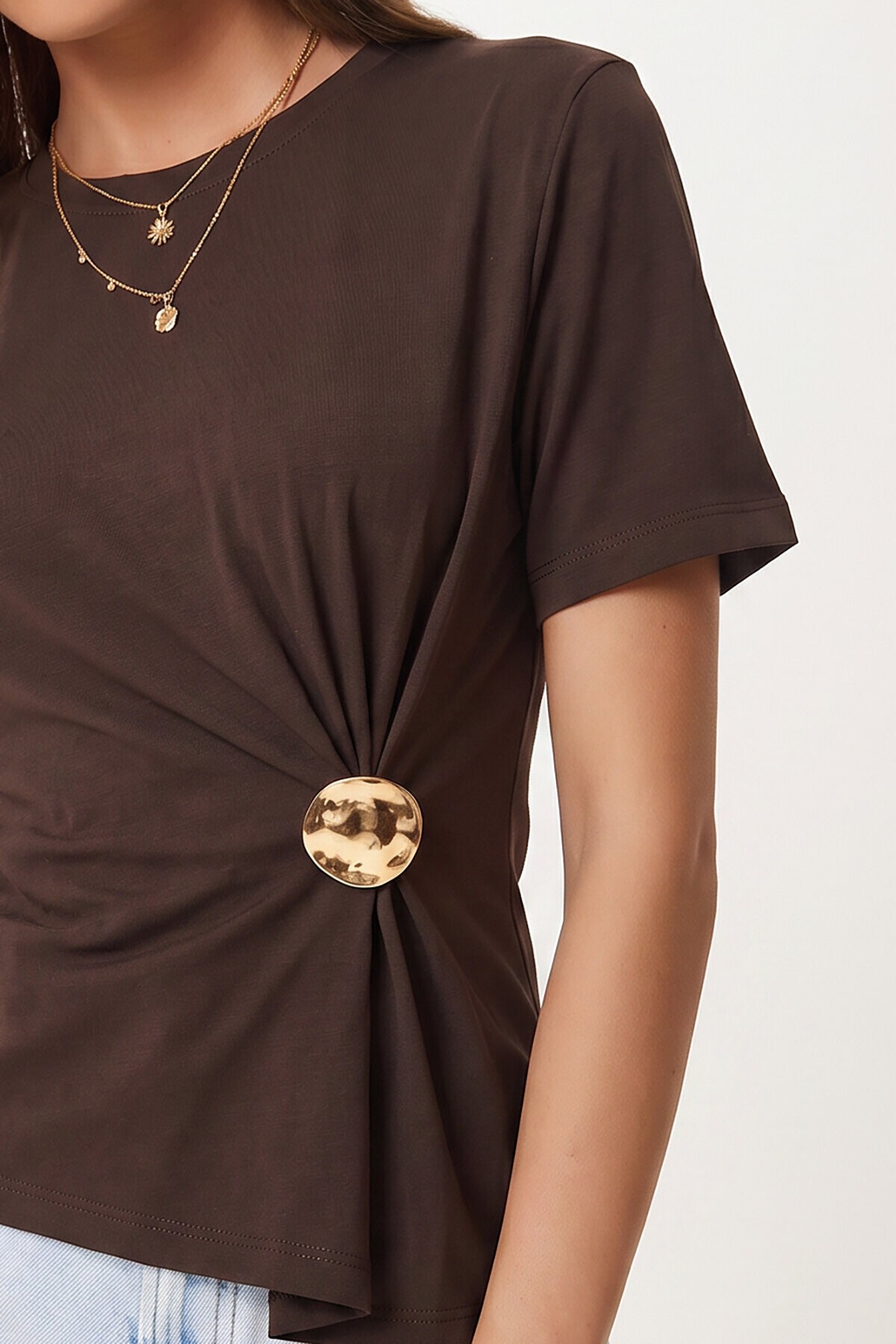 Gold Aksesuarlı Örme T-shirt KAHVERENGİ LCR0119