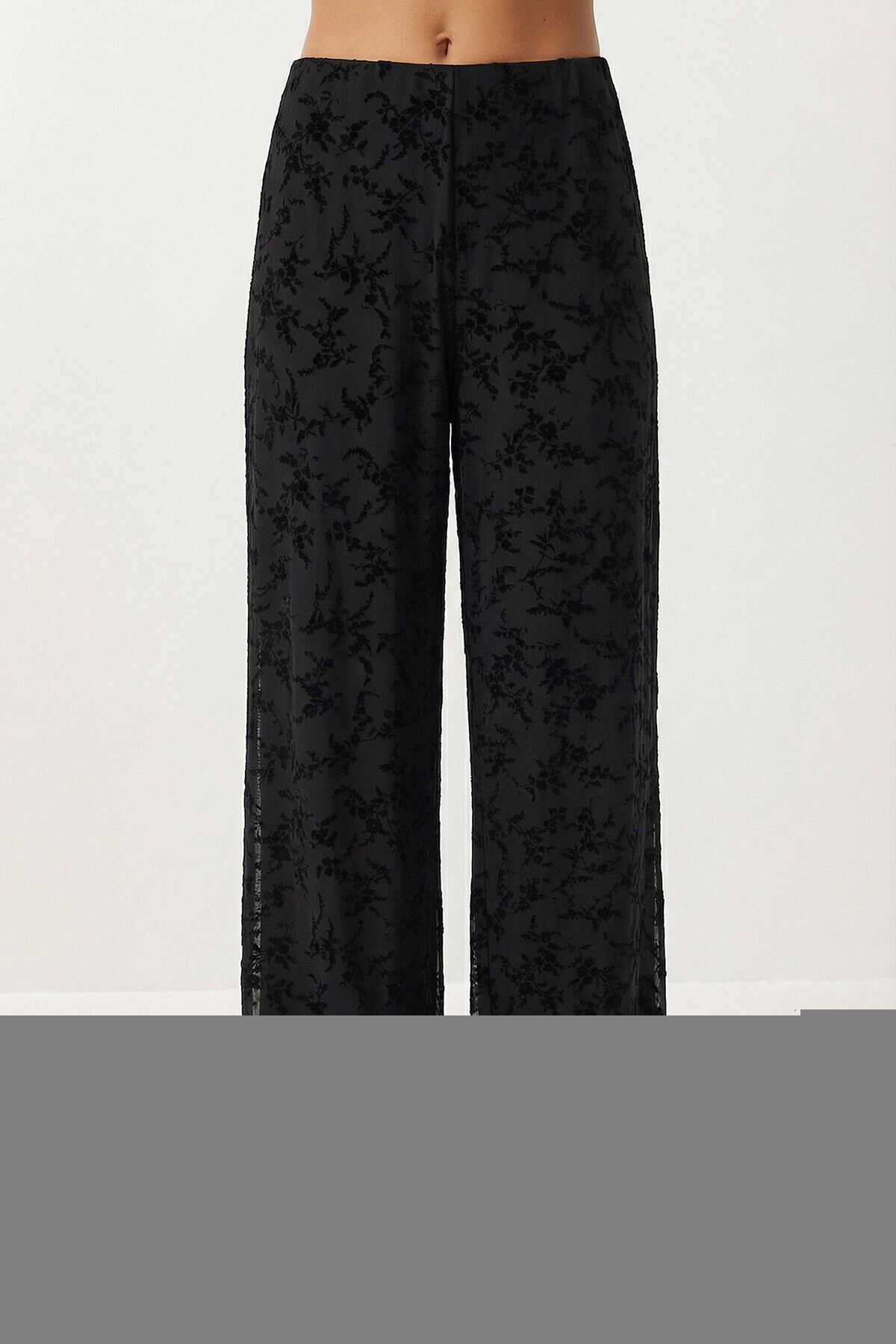 Çiçek Desenli Dokulu Pantolon SİYAH LCR0107