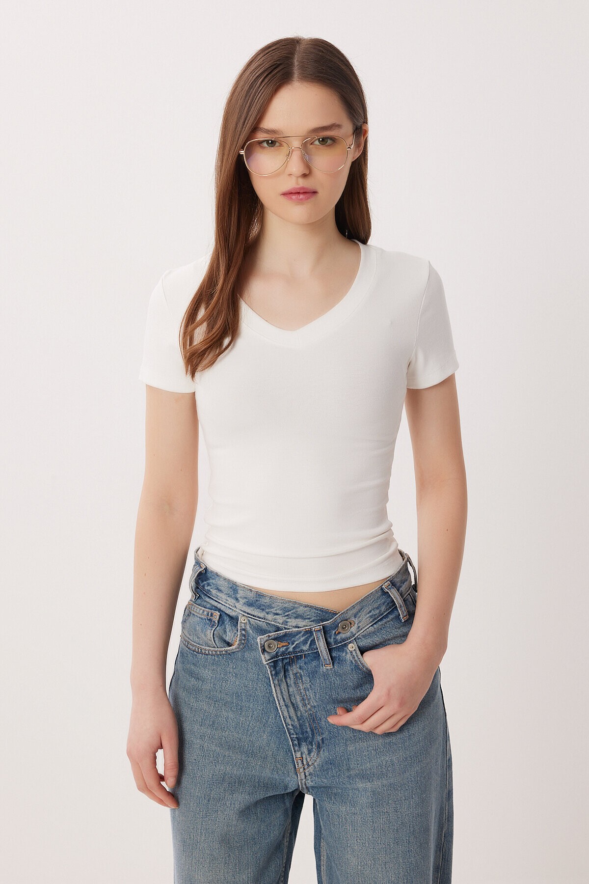 V Yaka Basic Örme T-shirt KEMİK LDZ0069