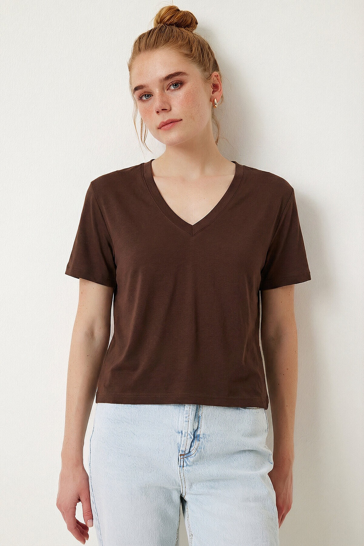 V Yaka Basic Viskon T-shirt KAHVERENGİ LEN0001
