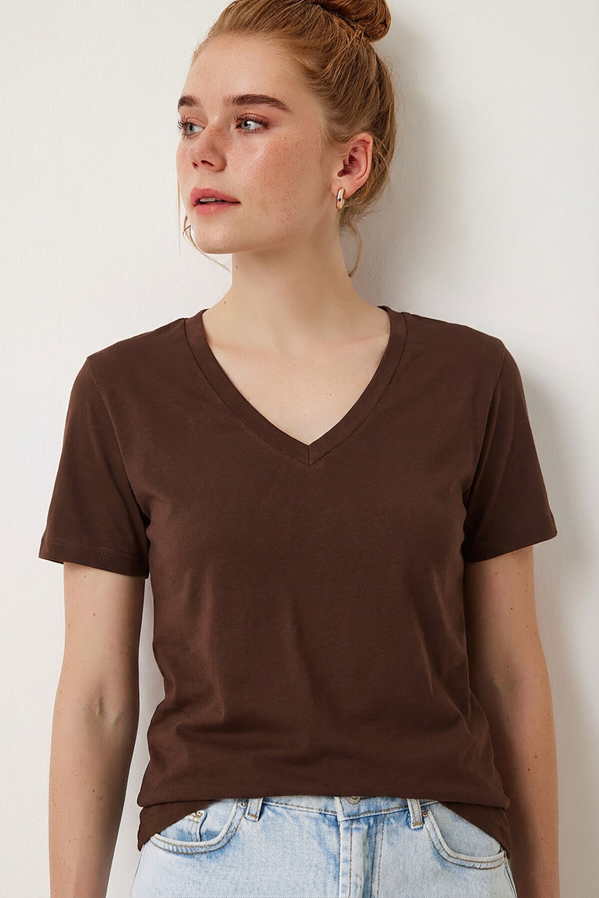 V Yaka Basic Viskon T-shirt KAHVERENGİ LEN0001