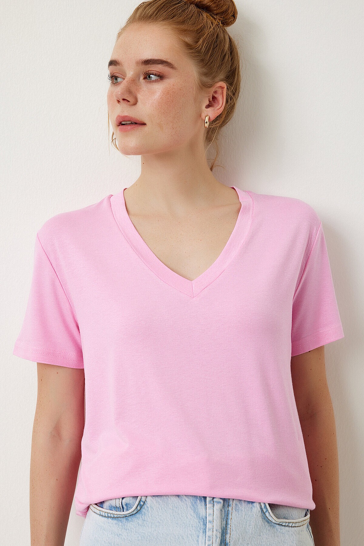 V Yaka Basic Viskon T-shirt PEMBE LEN0001
