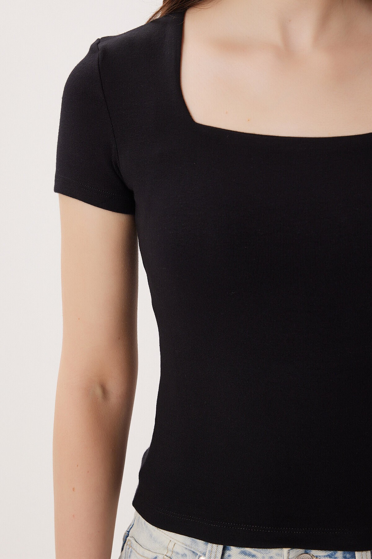 2li Paket Kare Yaka Basic Örme T-shirt SİYAH KEMİK LDZ0059