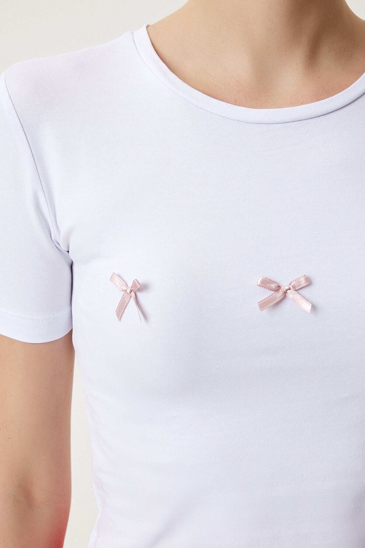 Fiyonk Detaylı Crop Örme T-shirt BEYAZ LMC0005