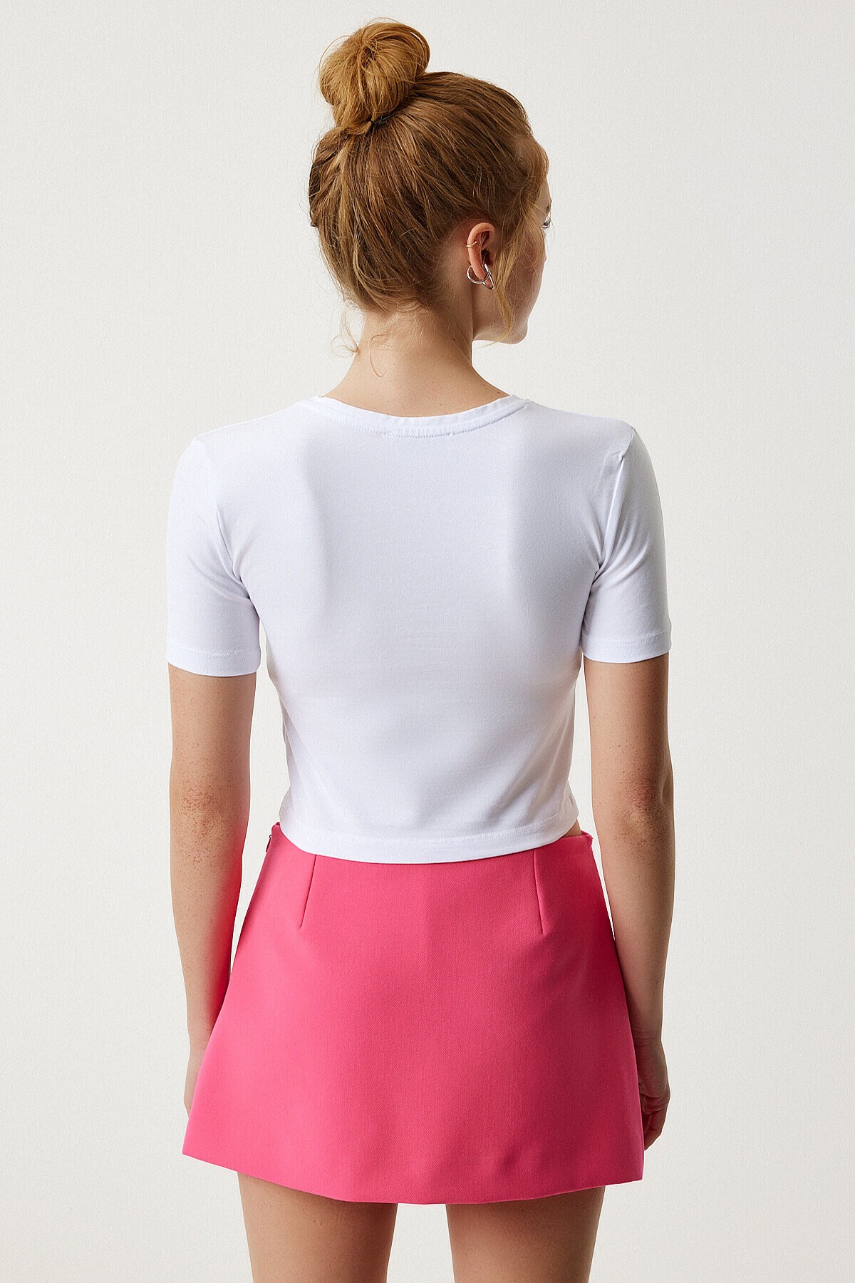 Fiyonk Detaylı Crop Örme T-shirt BEYAZ LMC0005