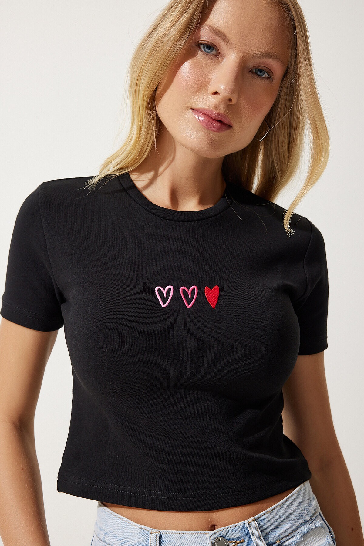 Kalp Nakışlı Crop Örme T-shirt SİYAH LMX0064