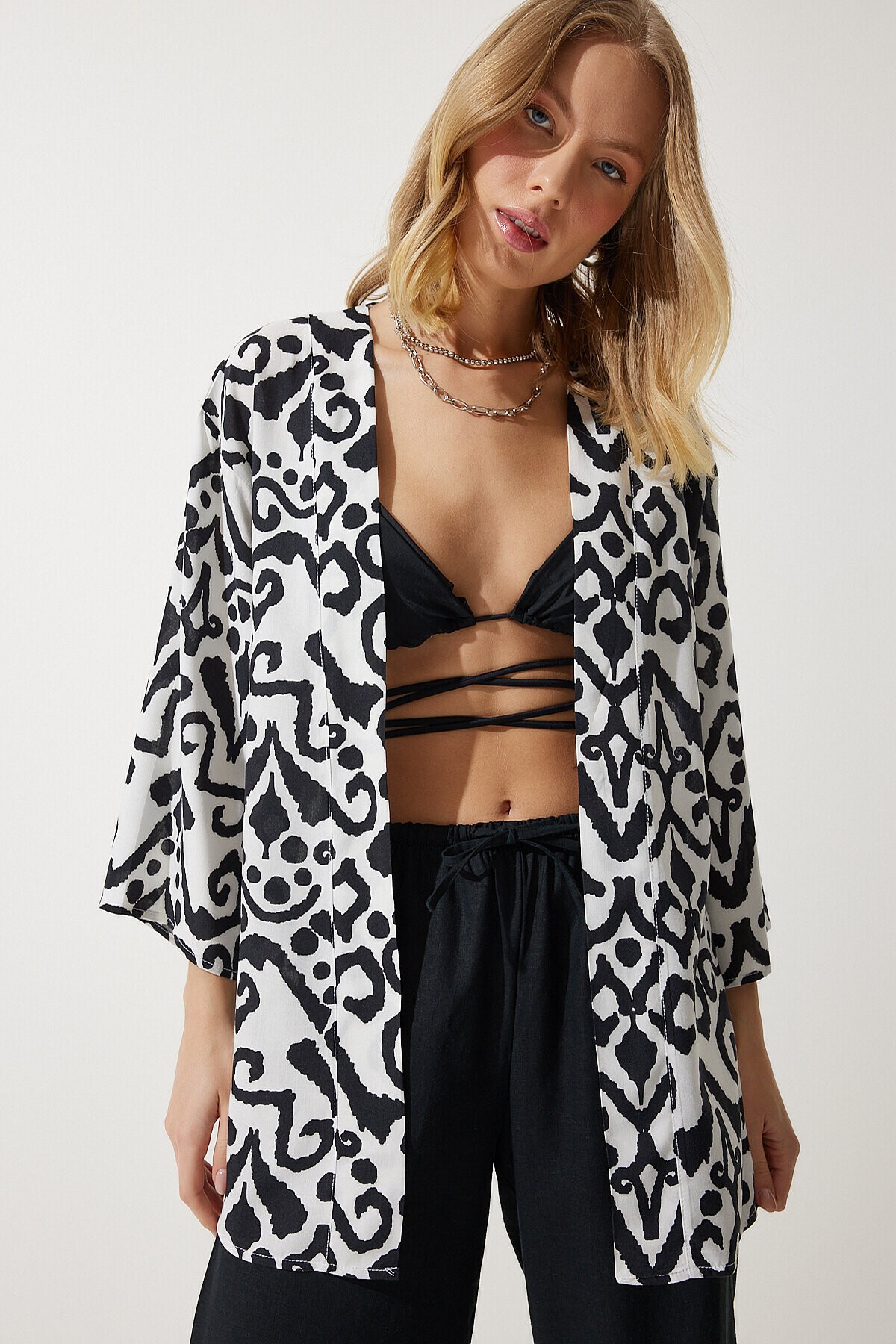 Desenli Viskon Kimono SİYAH BEYAZ LEN0004