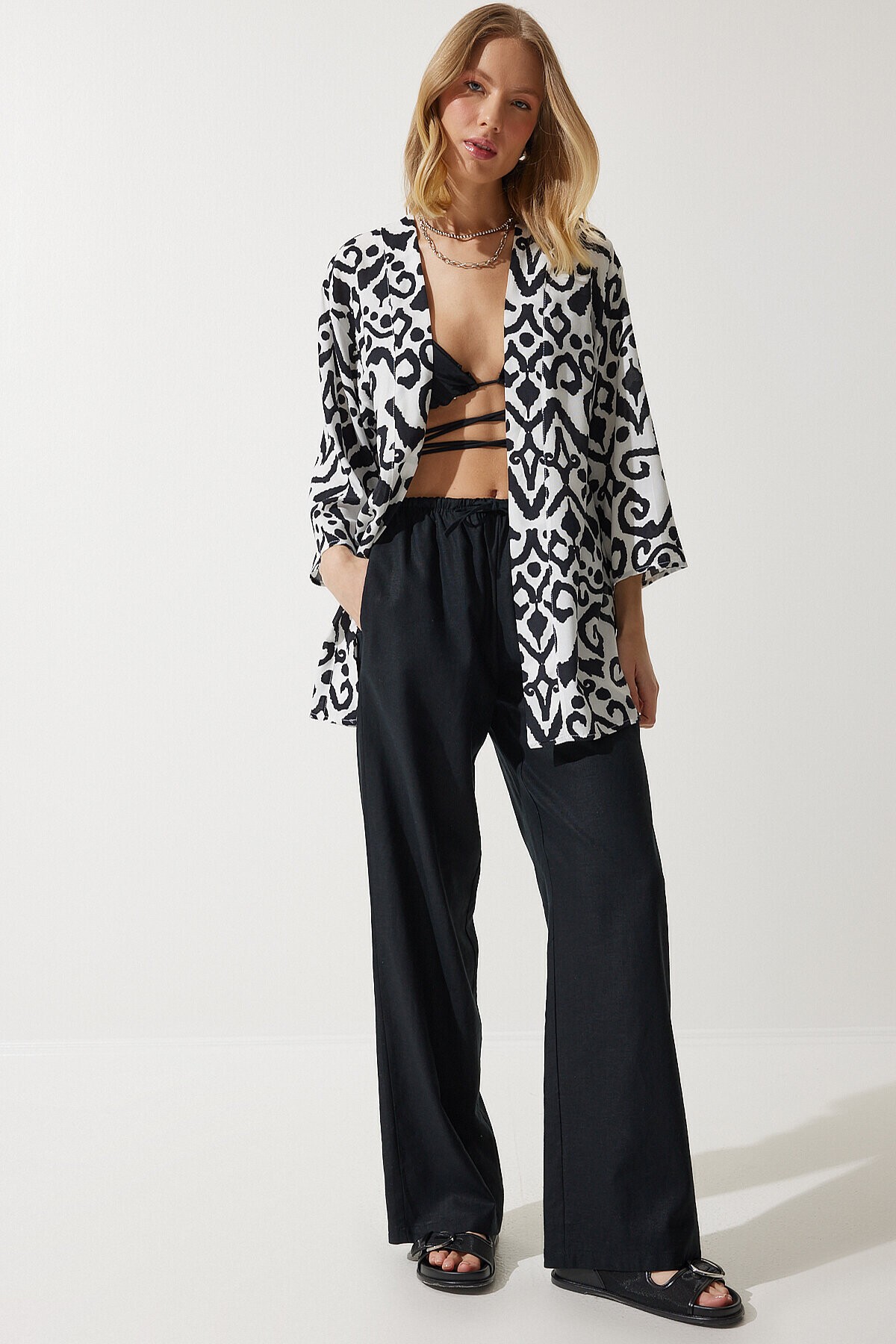 Desenli Viskon Kimono SİYAH BEYAZ LEN0004