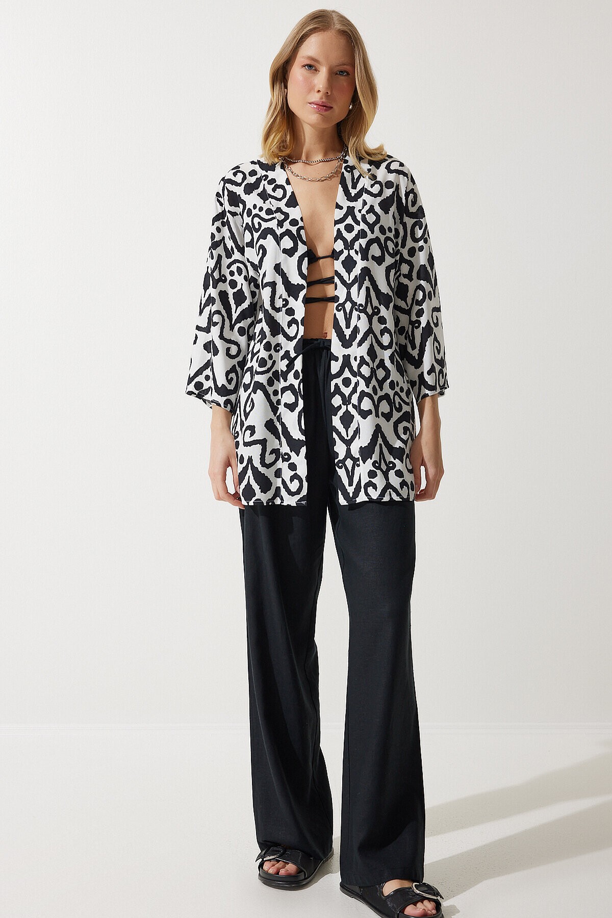 Desenli Viskon Kimono SİYAH BEYAZ LEN0004