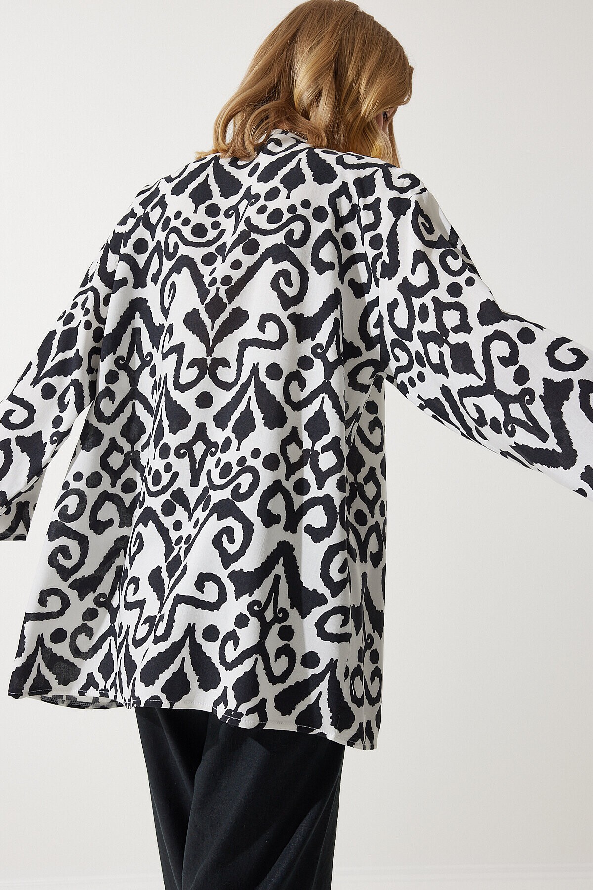 Desenli Viskon Kimono SİYAH BEYAZ LEN0004