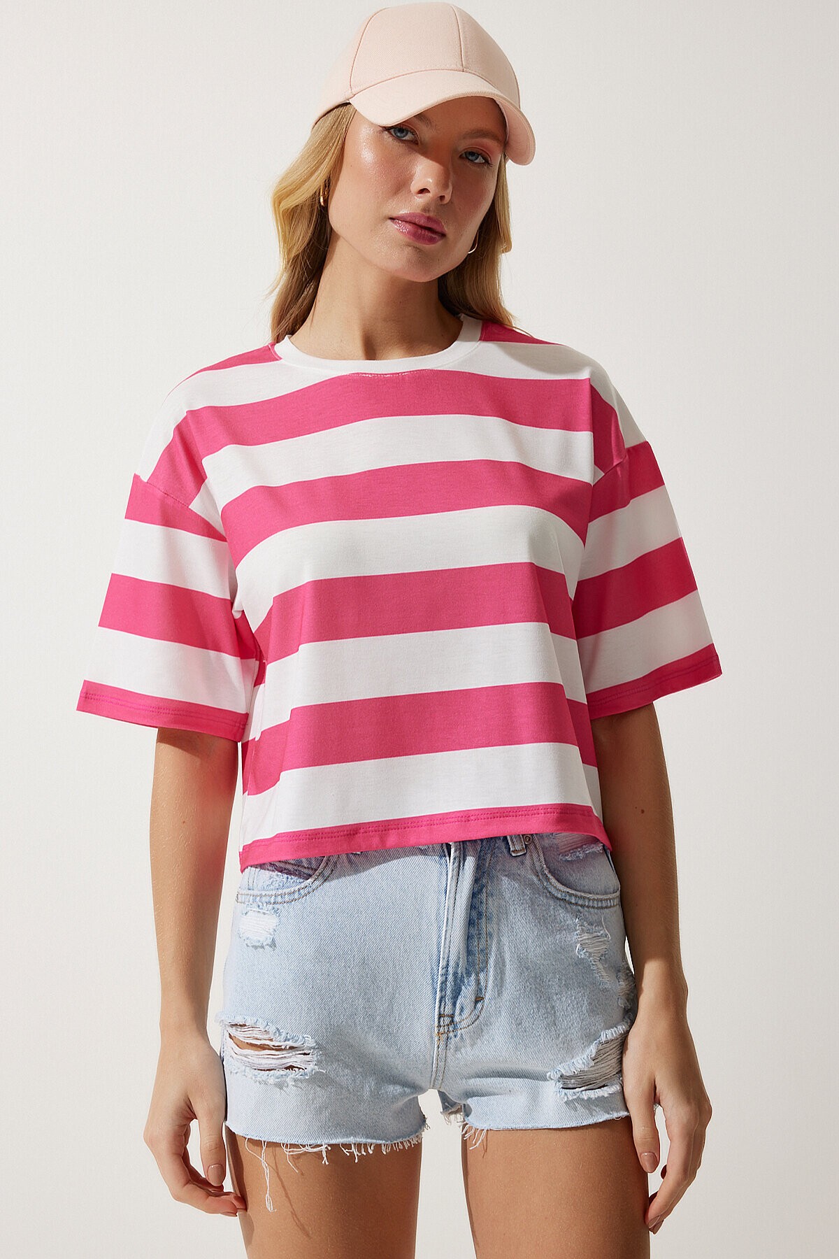Bisiklet Yaka Çizgili Crop Örme T-shirt BEYAZ PEMBE LHF0007