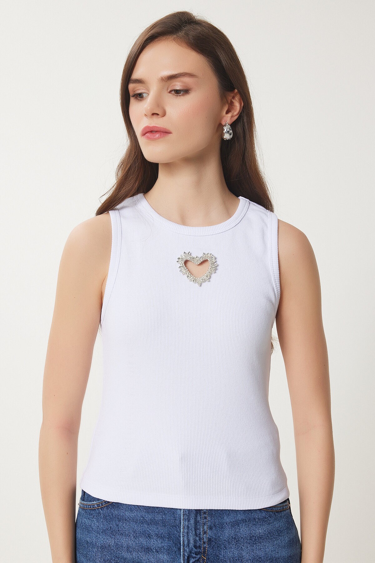 Işıltılı Kalp Aksesuarlı Fitililli Pamuklu Örme Bluz BEYAZ LNS0023