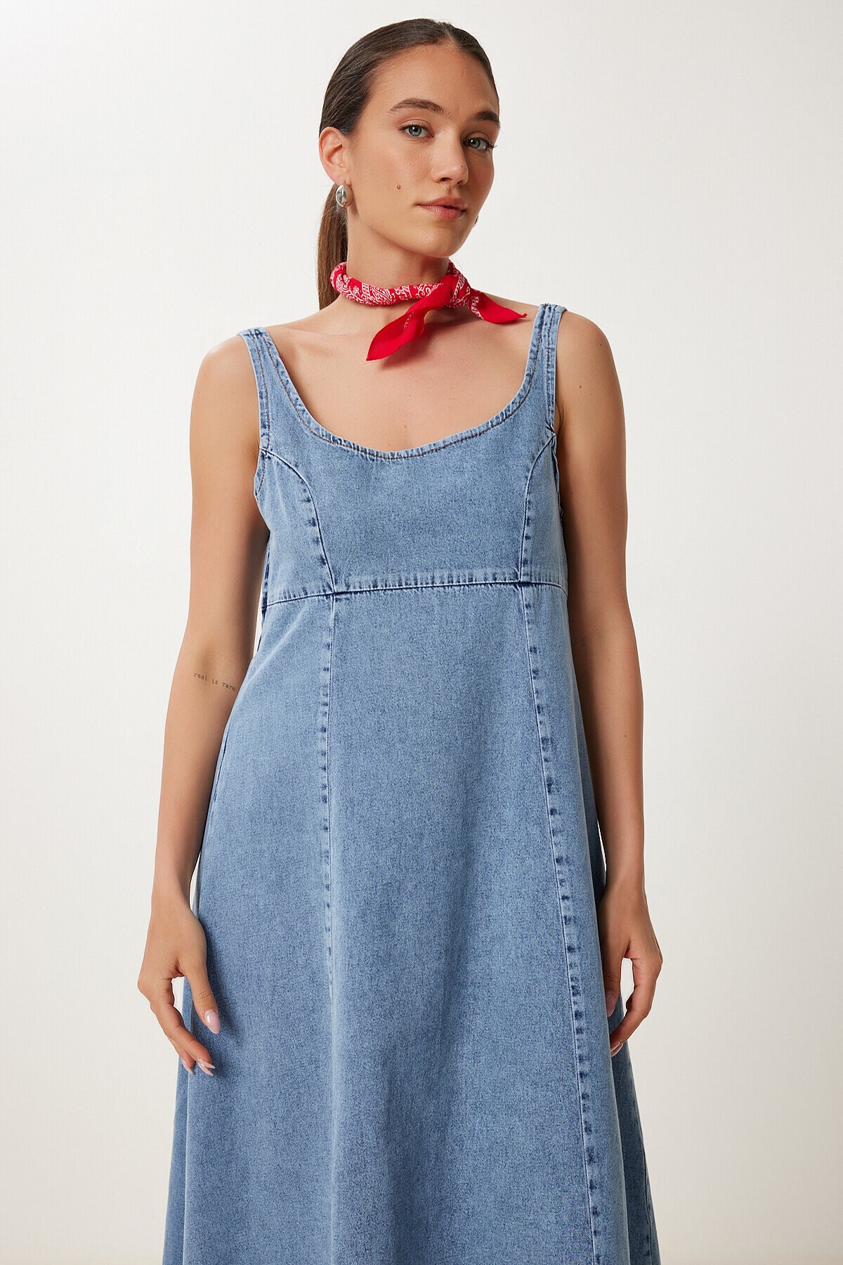 U Yaka Askılı Uzun Çan Formlu Denim Elbise AÇIK MAVİ LRV0098