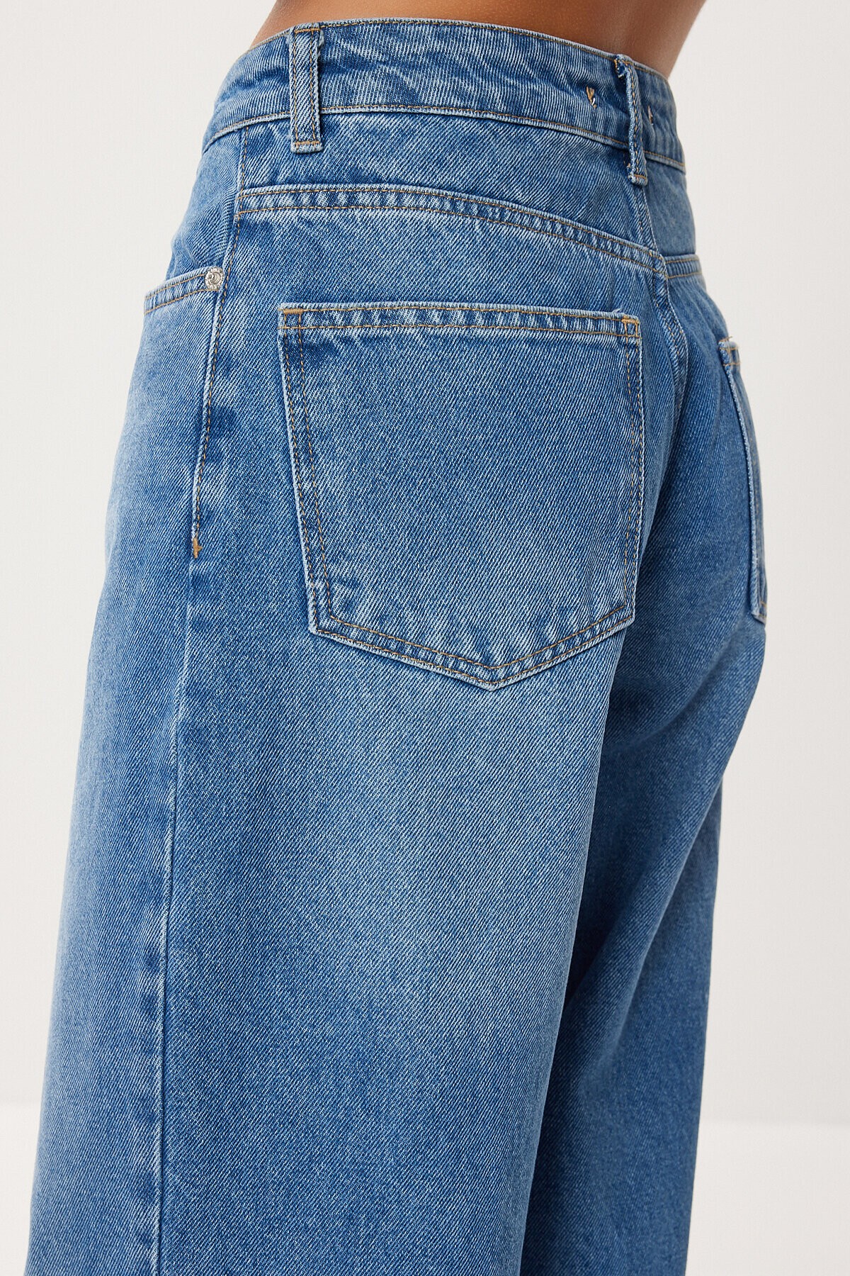 Düz Paça Yüksek Bel Jean P0288 ORTA MAVİ LRI0019