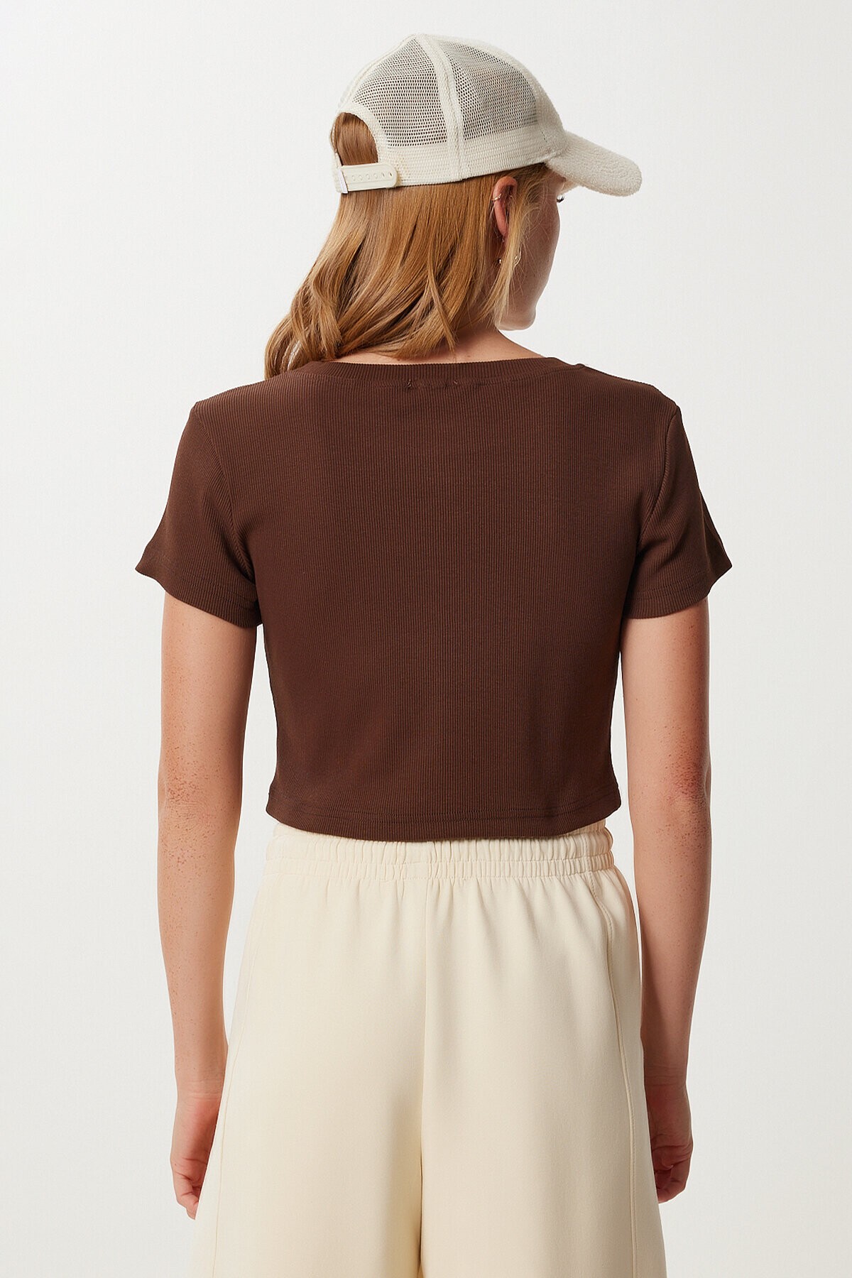 Ayıcık Nakışlı Fitilli Örme Crop T-shirt KAHVERENGİ LZH0015