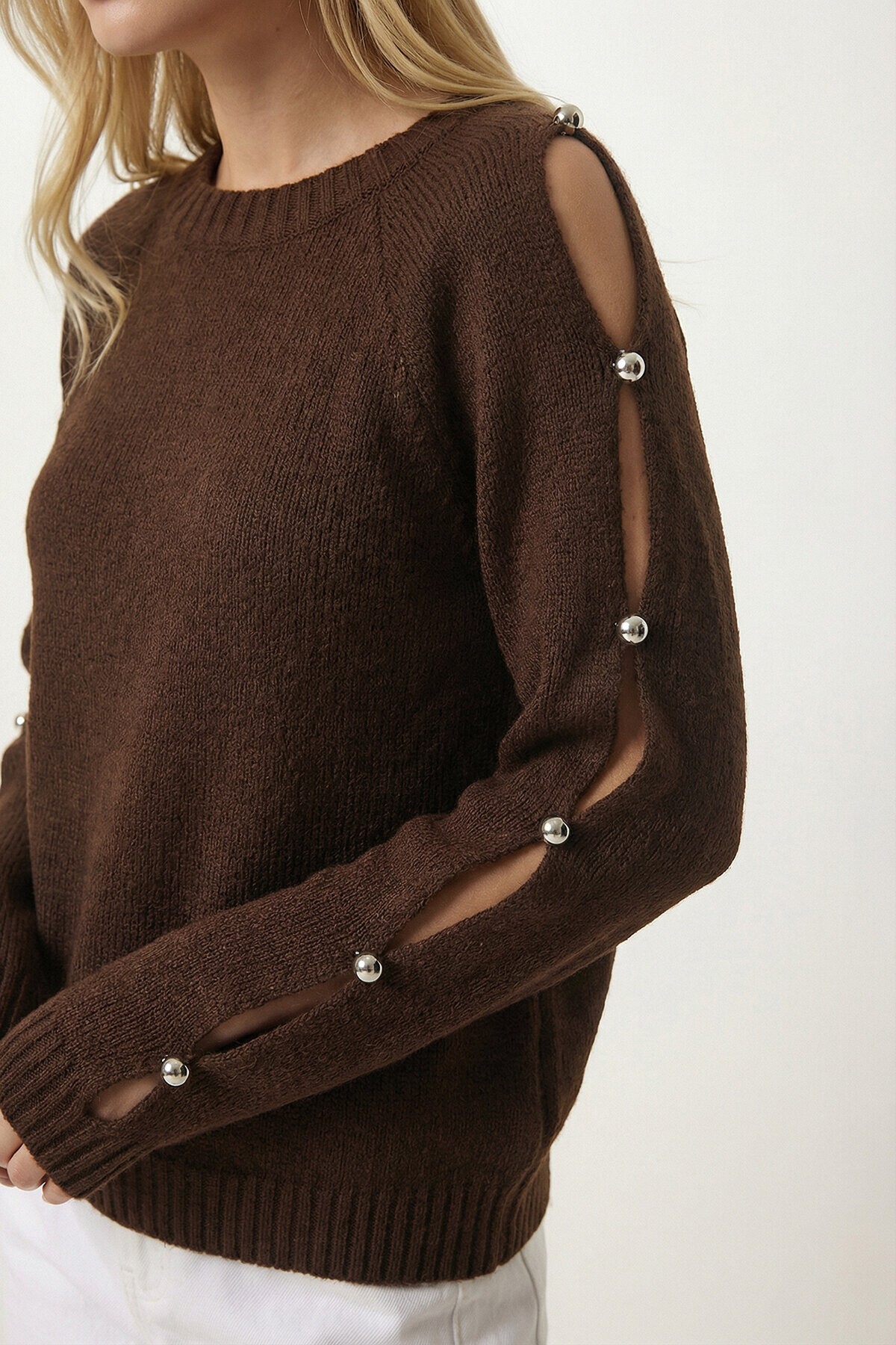 İnci Detaylı Cut Out Triko Kazak KAHVERENGİ LYY0137