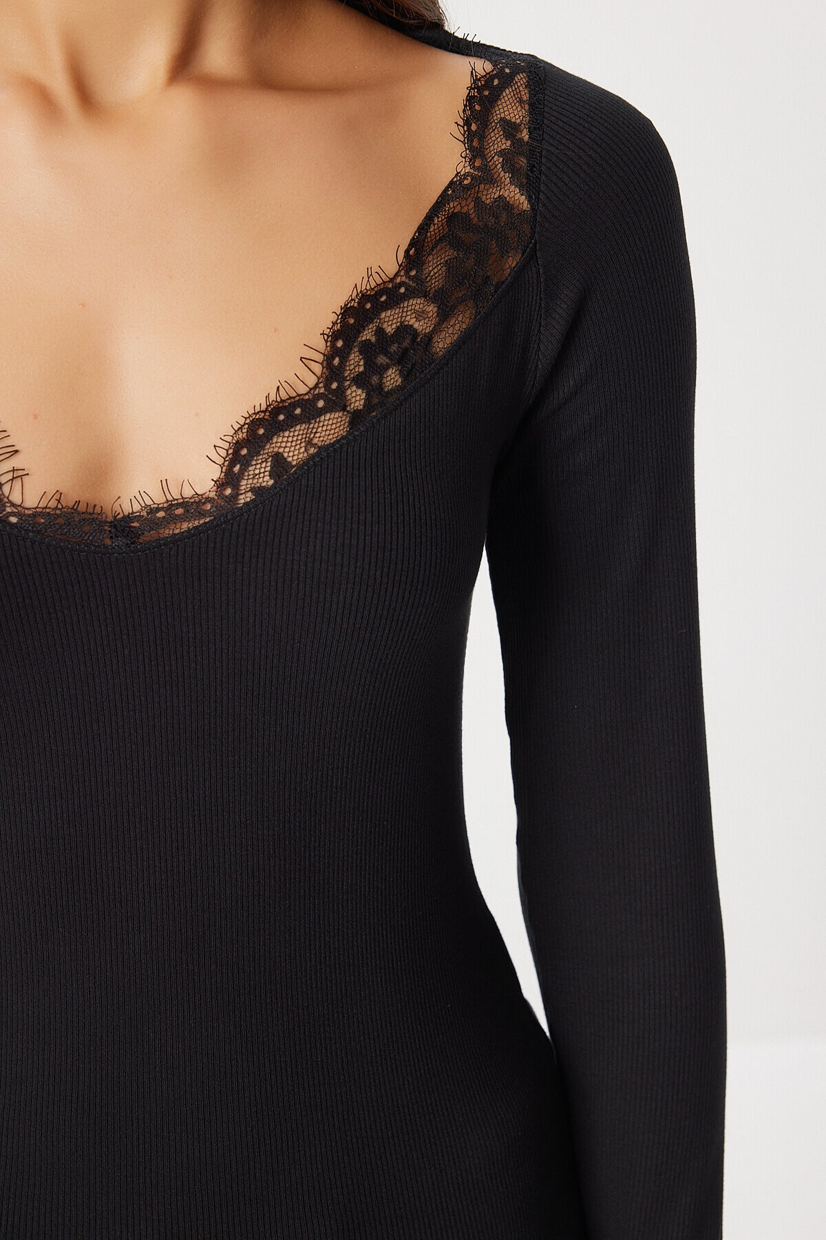 Dantel Detaylı Fitili Örme Bluz SİYAH LUB0297