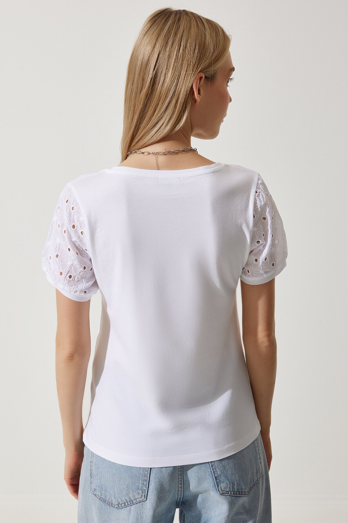 Güpür Kollu Pamuklu Basic Örme T-shirt BEYAZ LVF0001