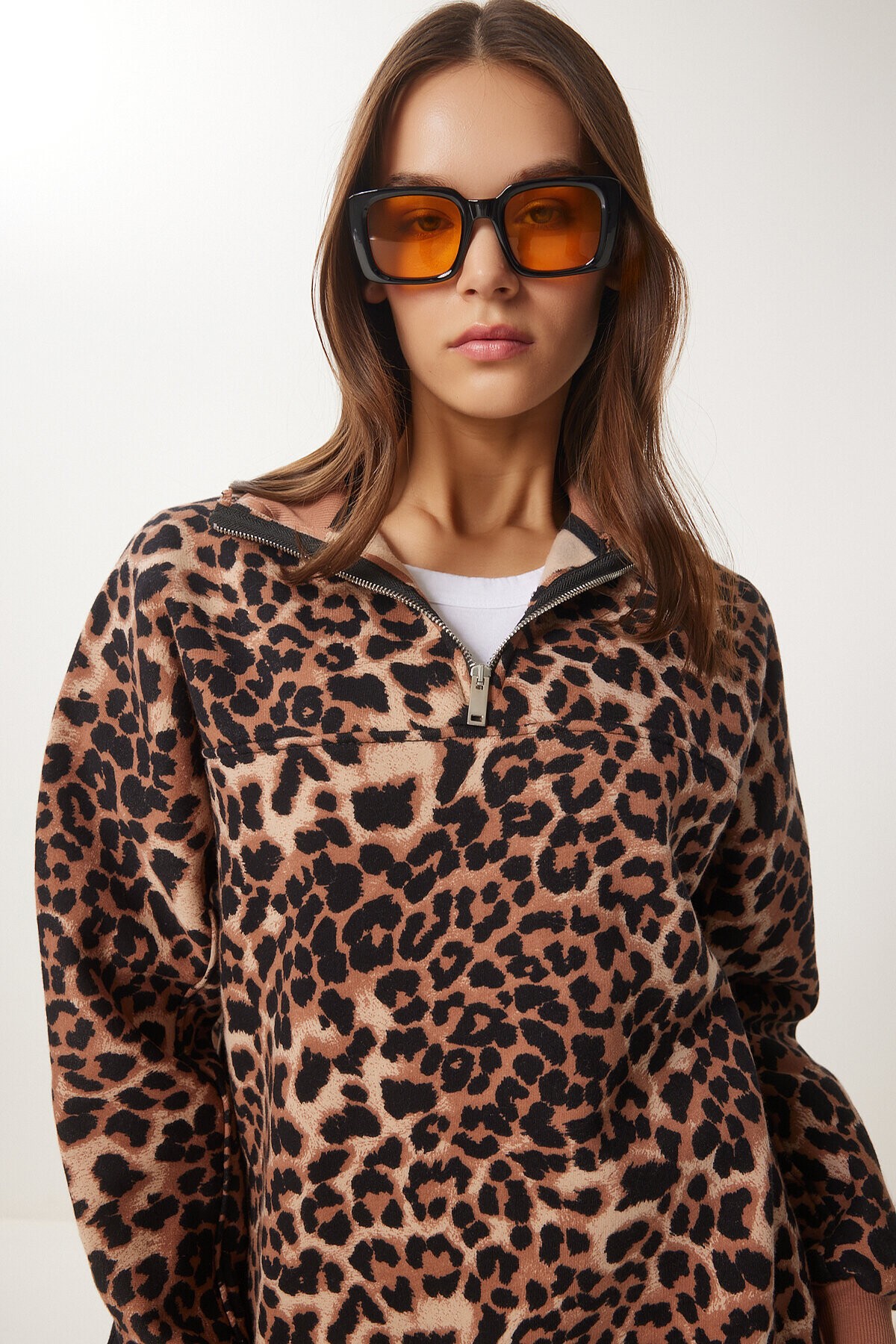 Leopar Desenli Dik Yaka Şardonlu Sweatshirt BİSKÜVİ SİYAH LDP0025