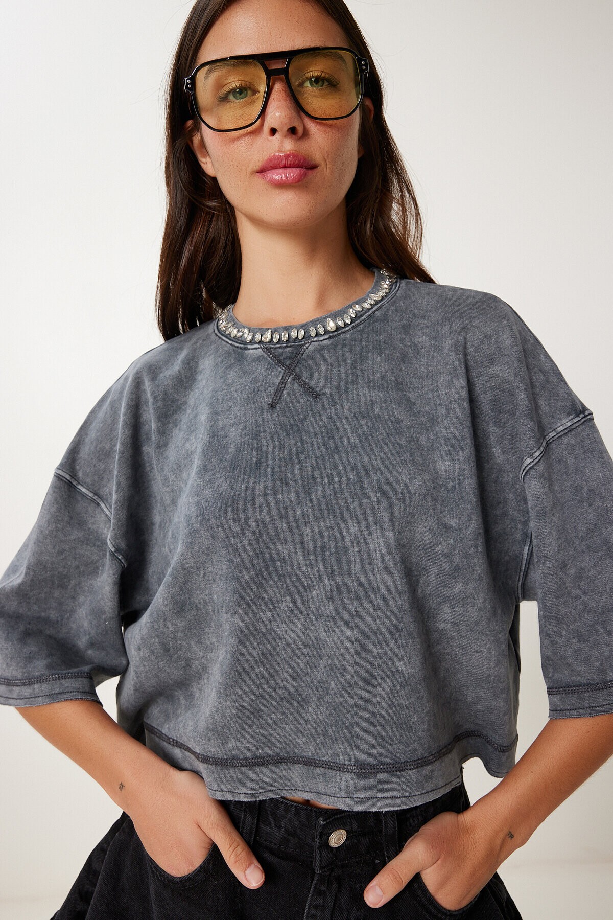Taş Detaylı Yıkamalı Pamuklu Örme T-shirt ANTRASİT LHC0014