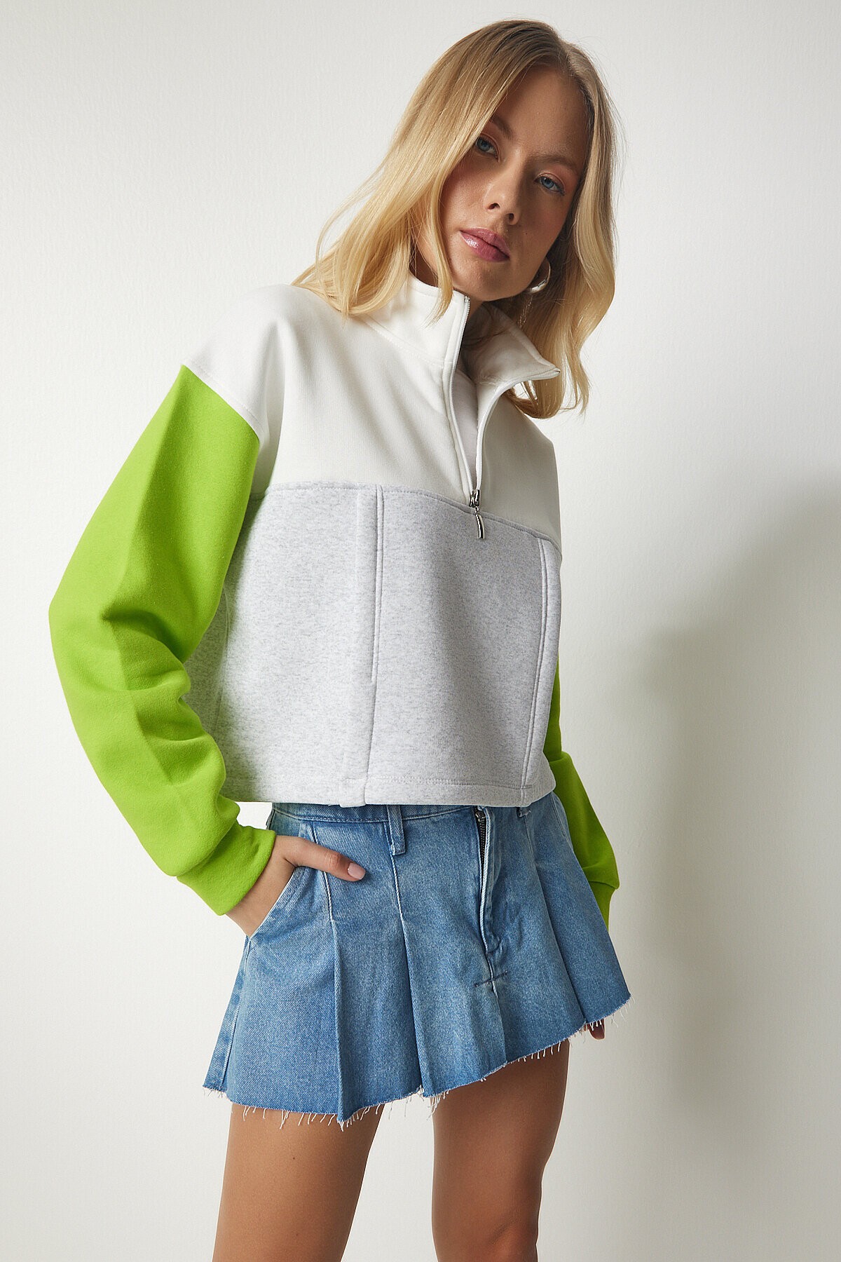 Fermuarlı Yaka Şardonlu Örme Crop Sweatshirt GRİ AÇIK YEŞİL LNJ0018