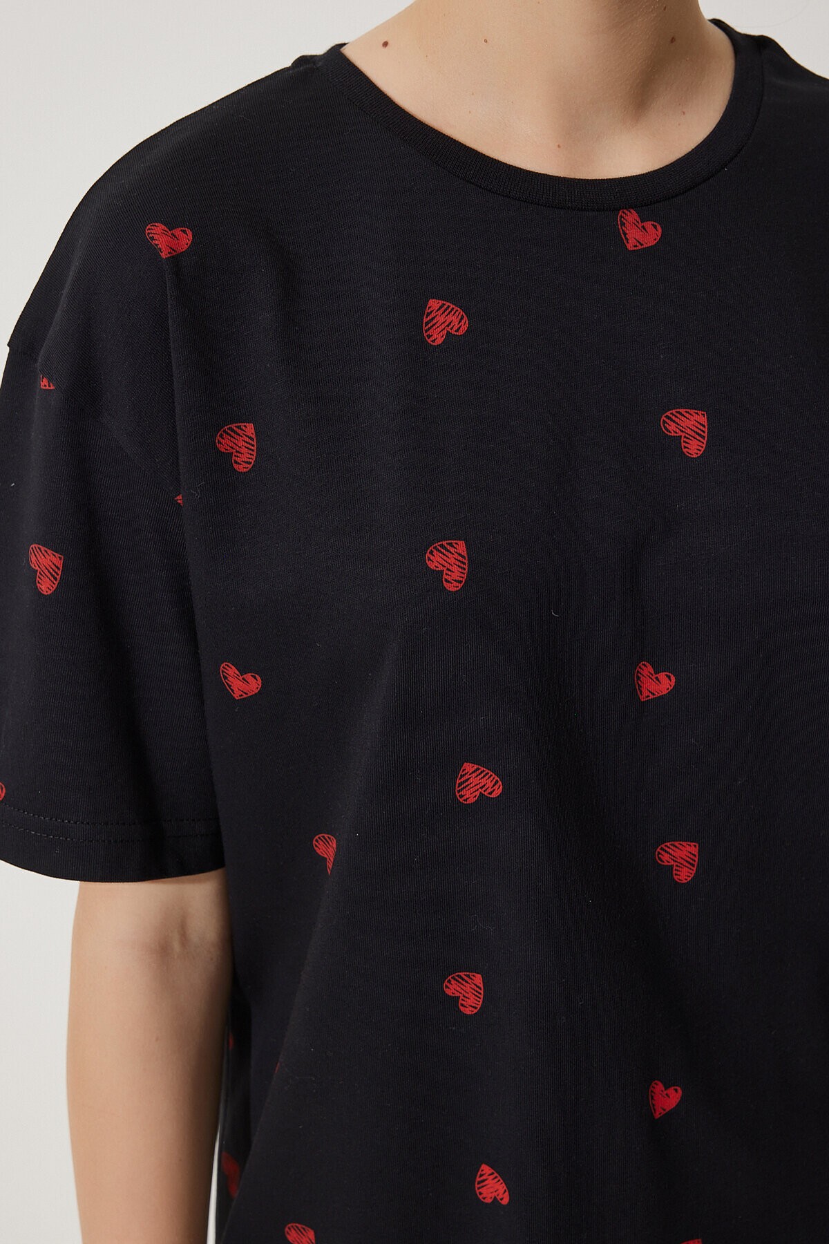 Kalpli %100 Pamuk Oversize Uzun Örme T-shirt SİYAH LNJ0023