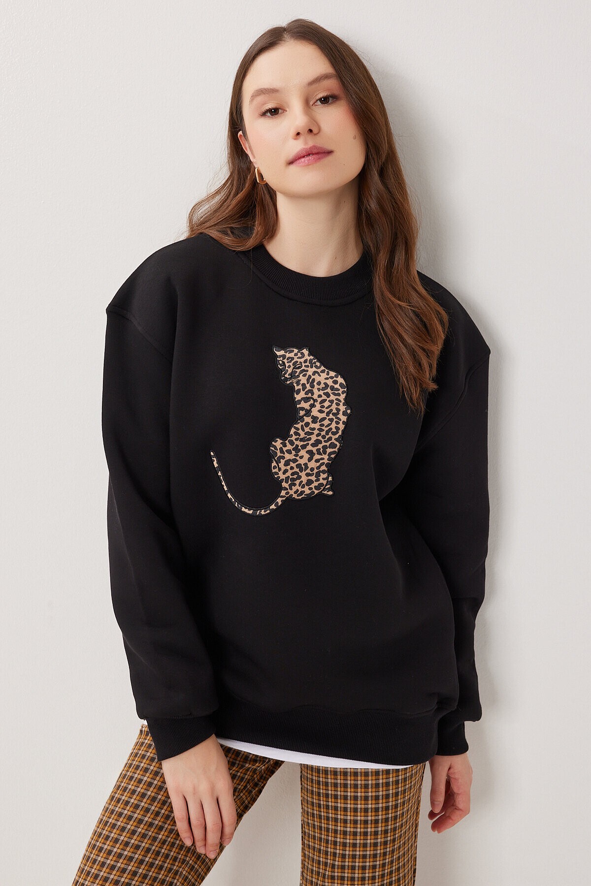 Leopar Baskılı Oversize Şardonlu Örme Sweatshirt SİYAH LMC0078