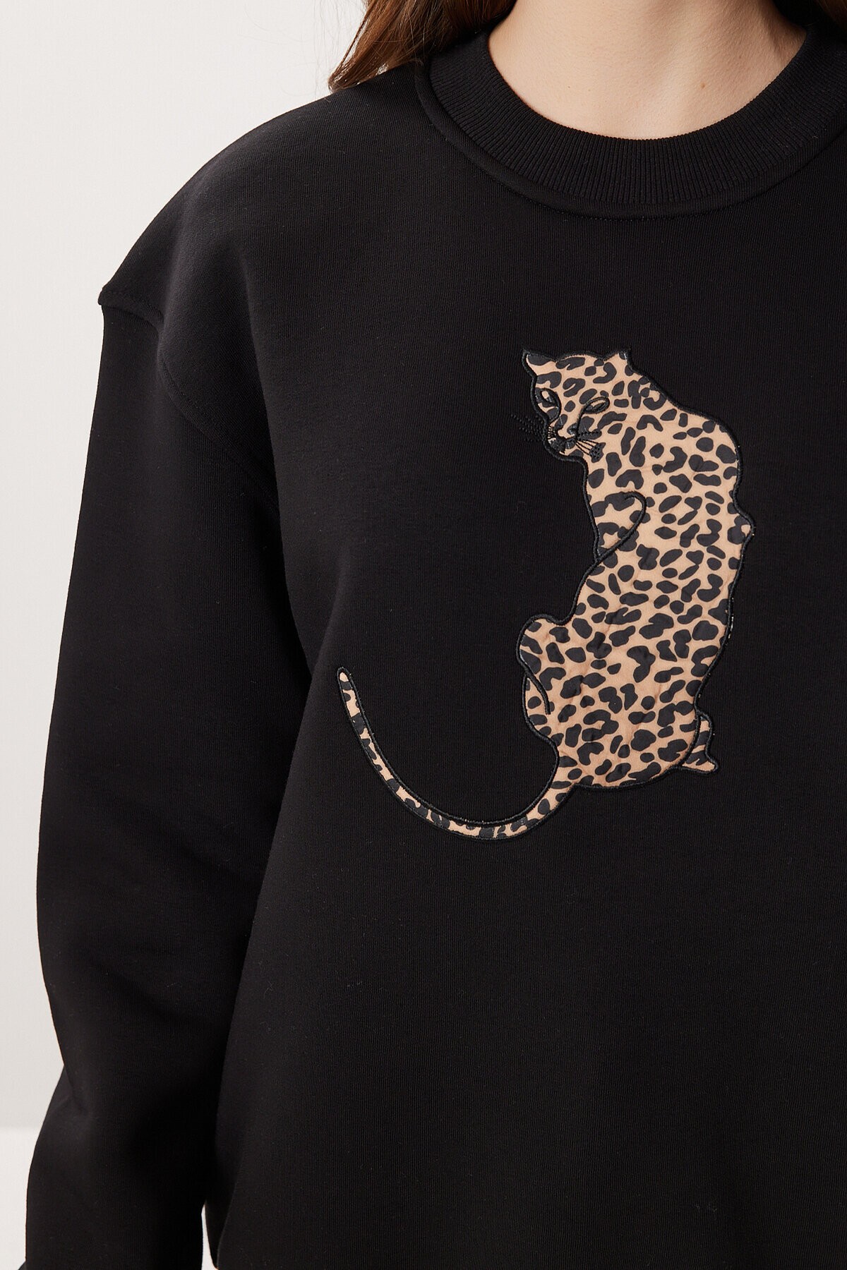 Leopar Baskılı Oversize Şardonlu Örme Sweatshirt SİYAH LMC0078