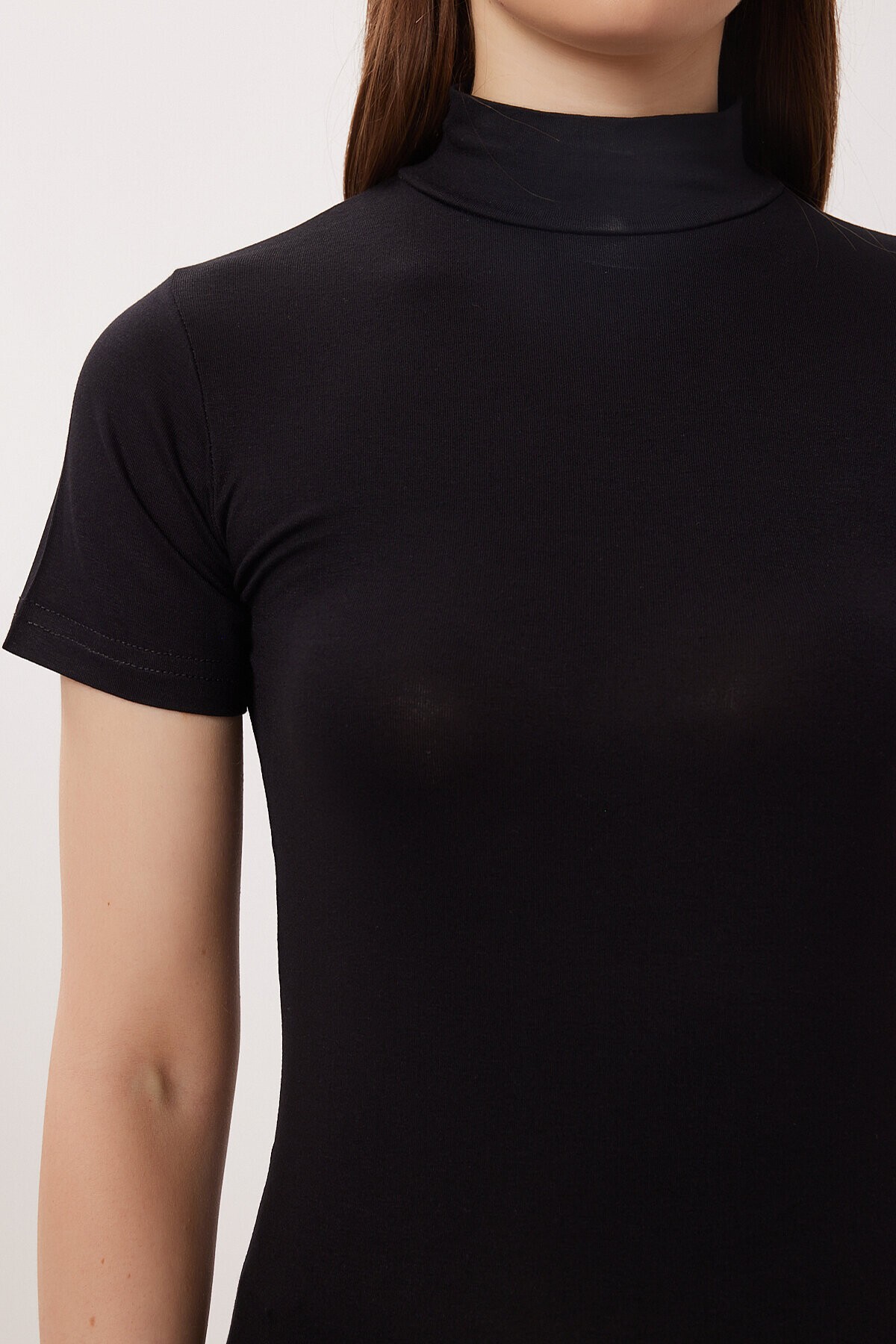 2’li Paket Balıkçı Yaka Viskon Bluz SİYAH EKRU LRN0026