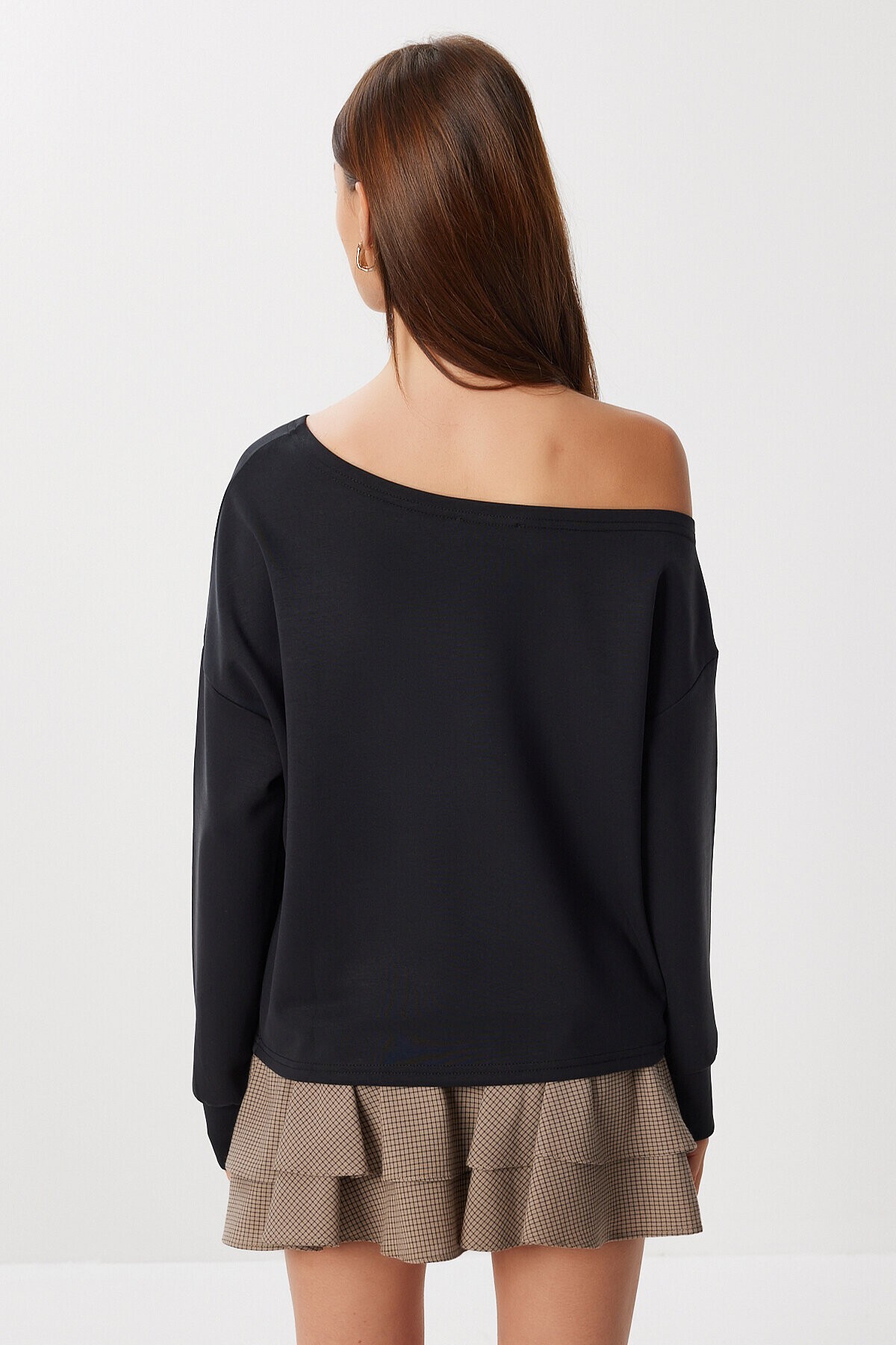 Açık Omuzlu Yumuşak Modal Sweatshirt SİYAH LUB0252