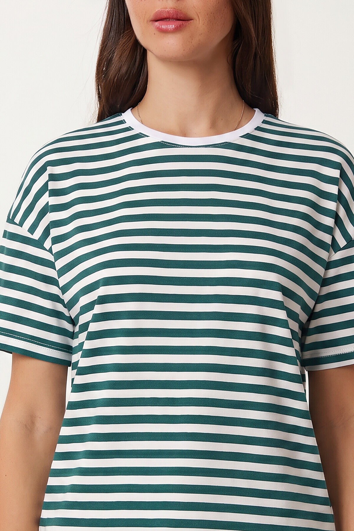 Çizgili Oversize Viskon T-shirt YEŞİL BEYAZ LRN0041