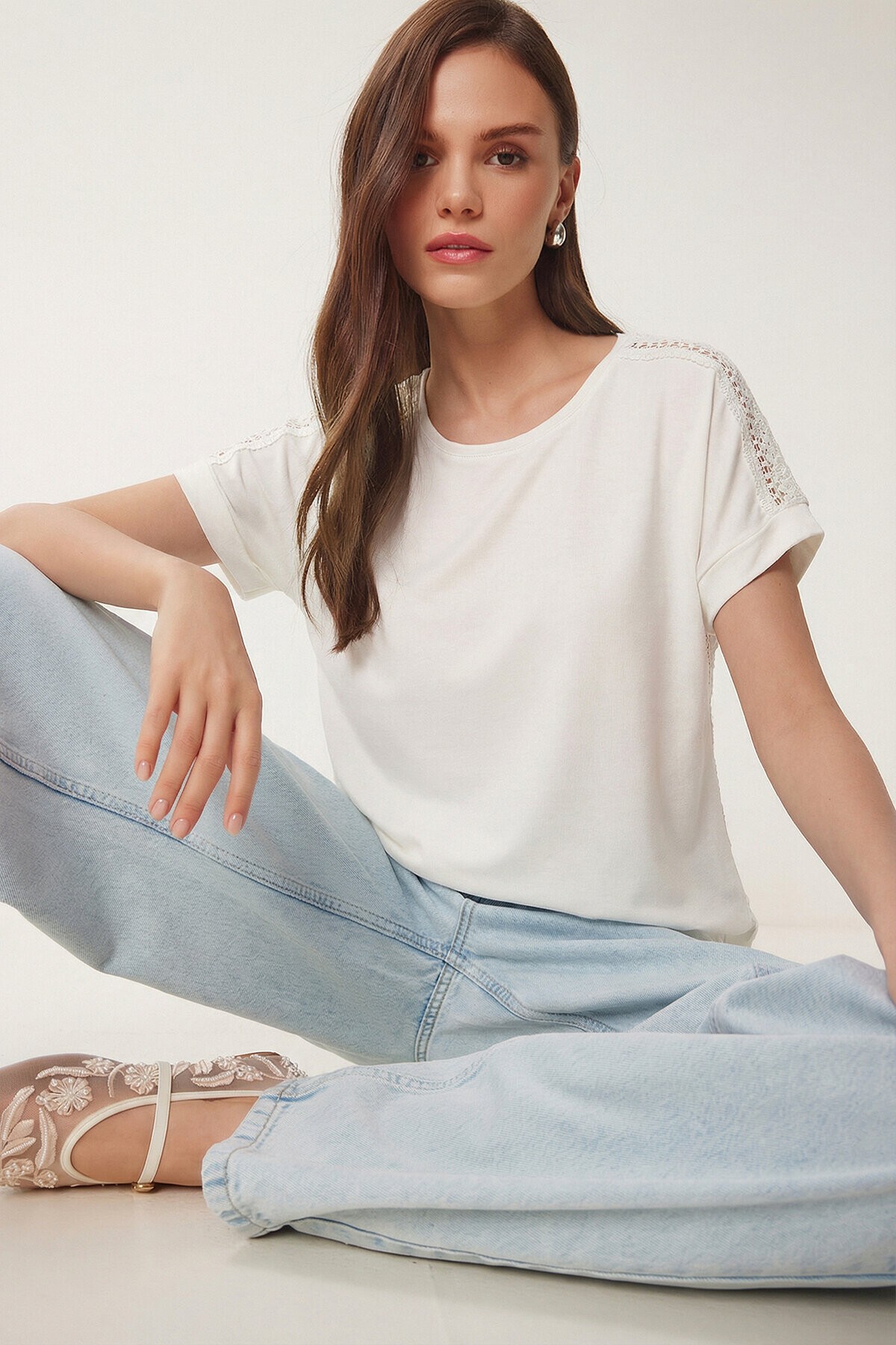 Güpür Detaylı Viskon T-shirt EKRU LRN0006