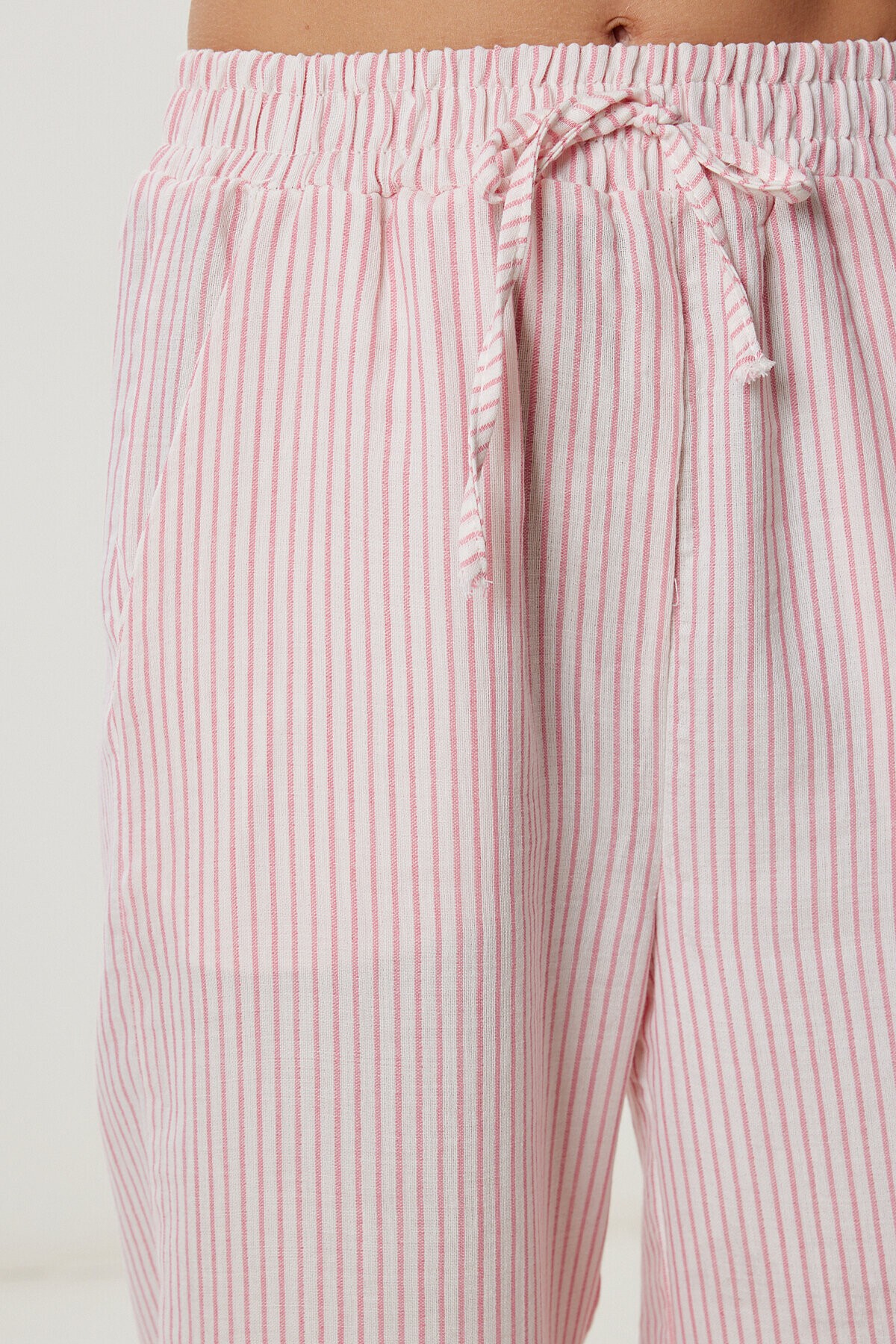 Çizgili Cepli Müslin Pantolon PEMBE KEMİK LYY0110