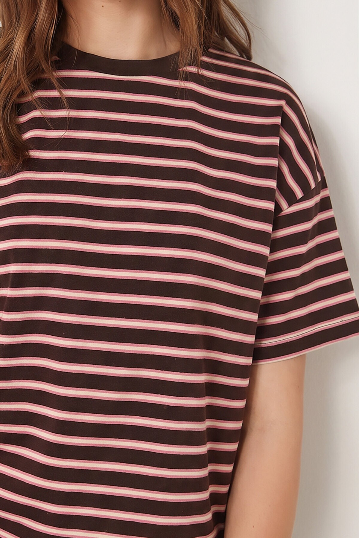 Çizgili Oversize Örme T-shirt KAHVERENGİ LCR0124