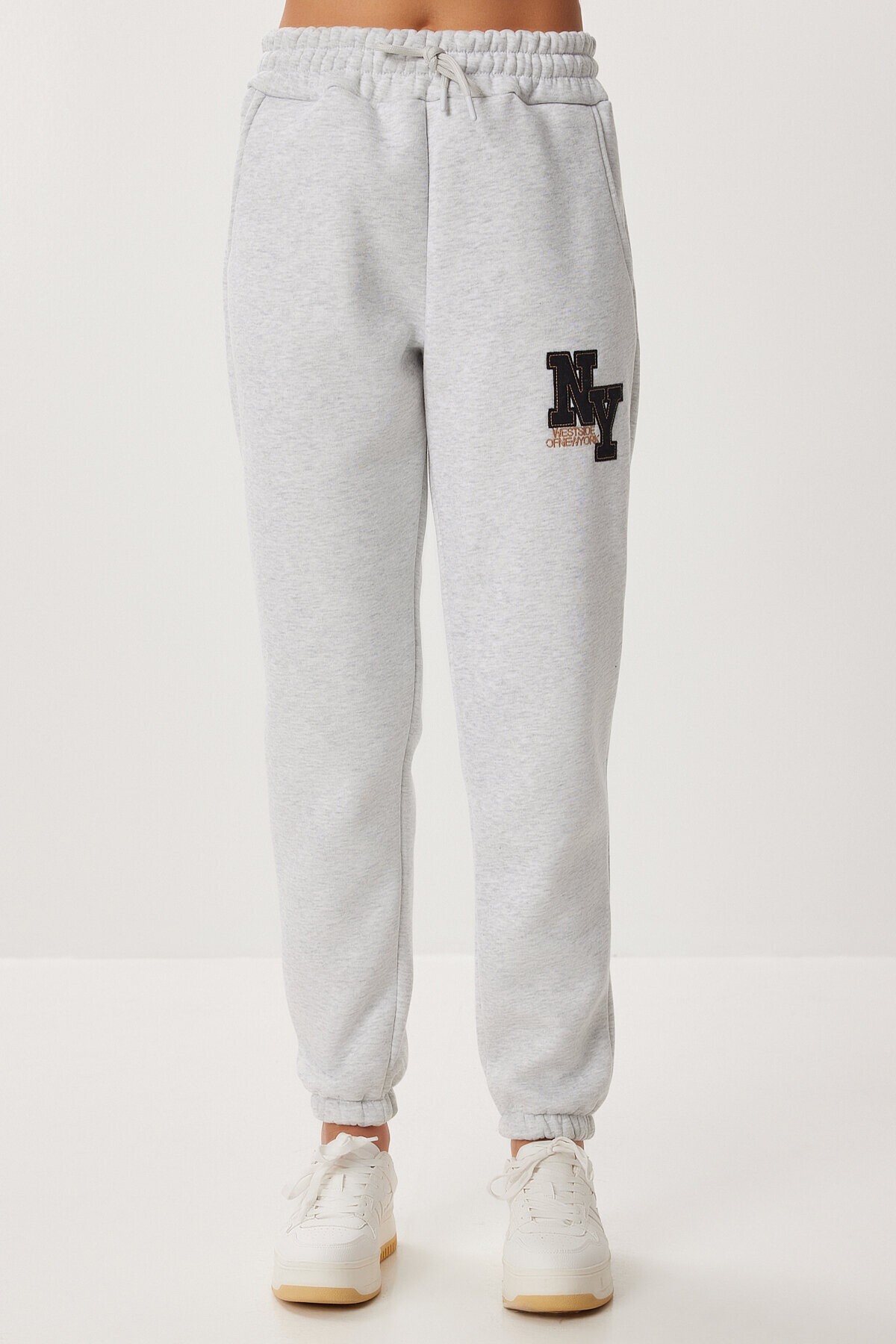 İşlemeli Şardonlu Jogger Eşofman Altı GRİ MELANJ LZV0039