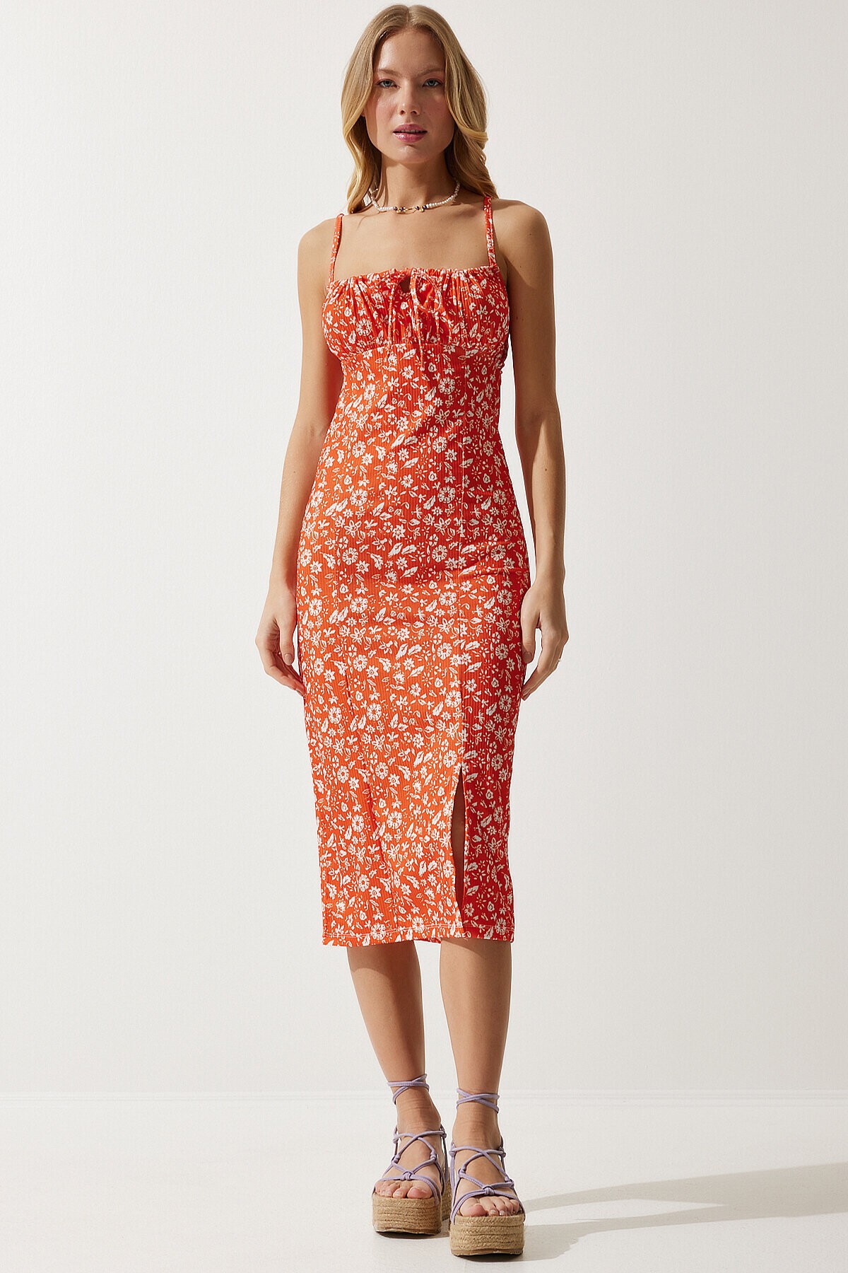 Çiçekli Desenli Yırtmaçlı Yazlık Örme Elbise ORANJ BEYAZ LCI0003
