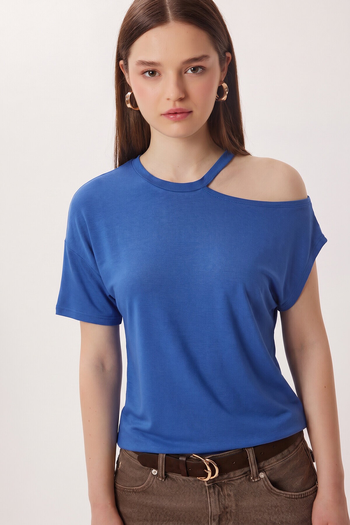 Cut Out Detaylı Viskon Bluz 1804 KOYU MAVİ LRN0004