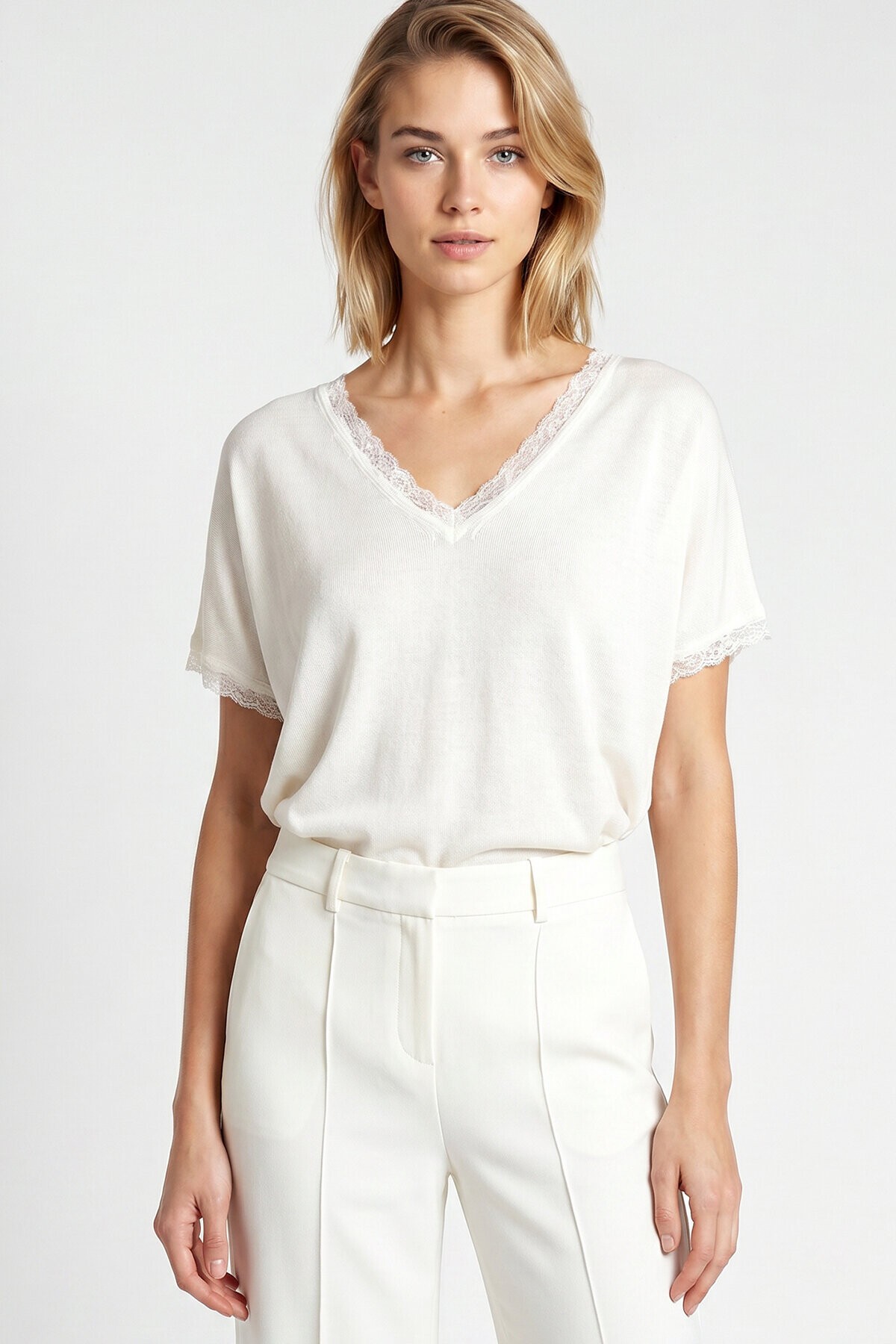 Dantelli Oversize Mevsimlik Triko Bluz KEMİK LYY0145