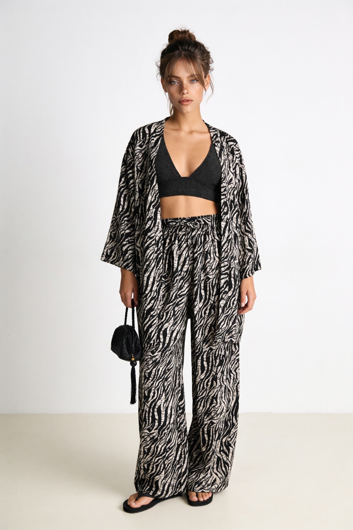 Desenli Yazlık Viskon Kimono Pantolon Takım SİYAH KEMİK LRN0013